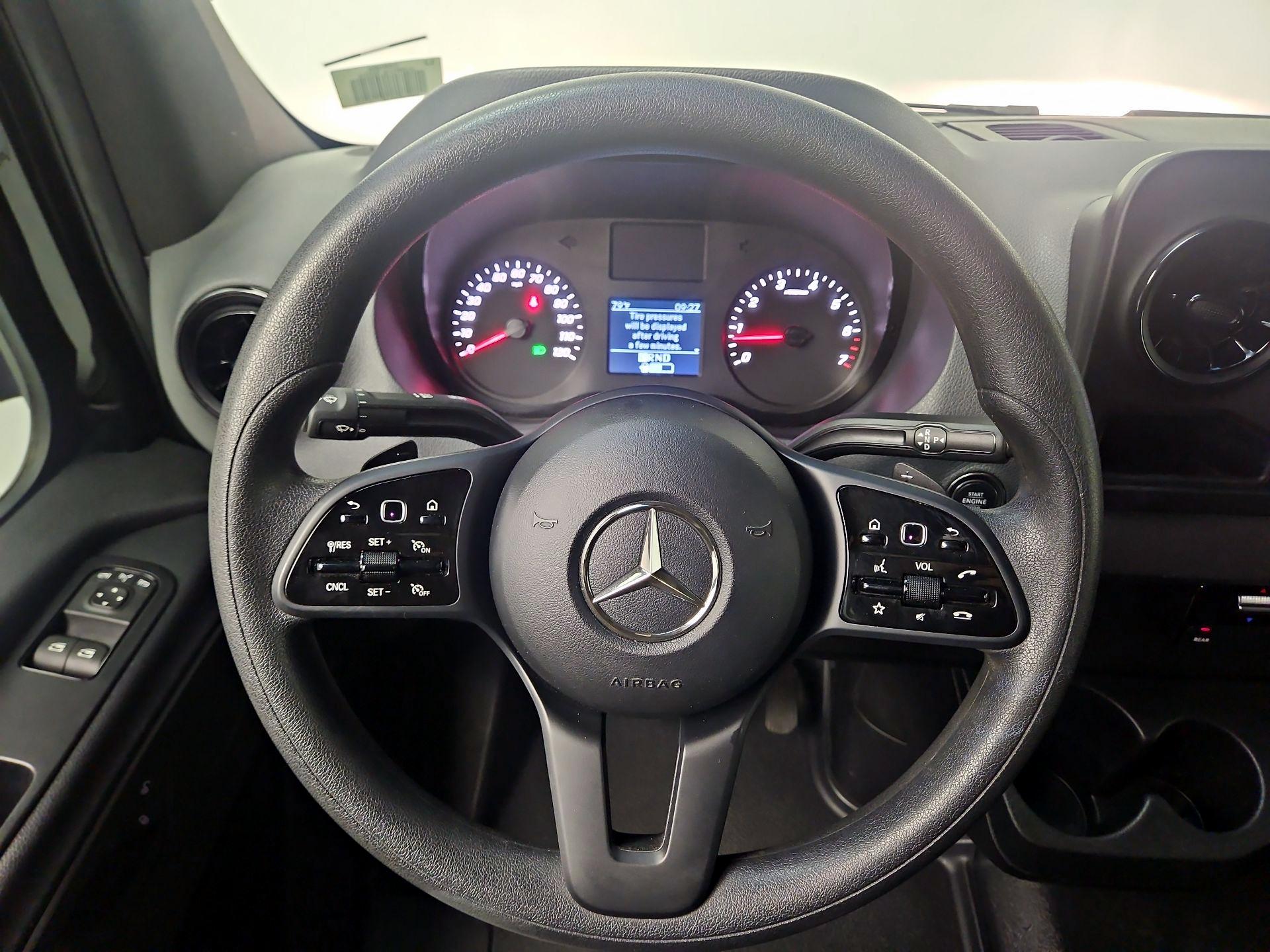 Thumbnail: 2020 Mercedes-Benz Sprinter - 10