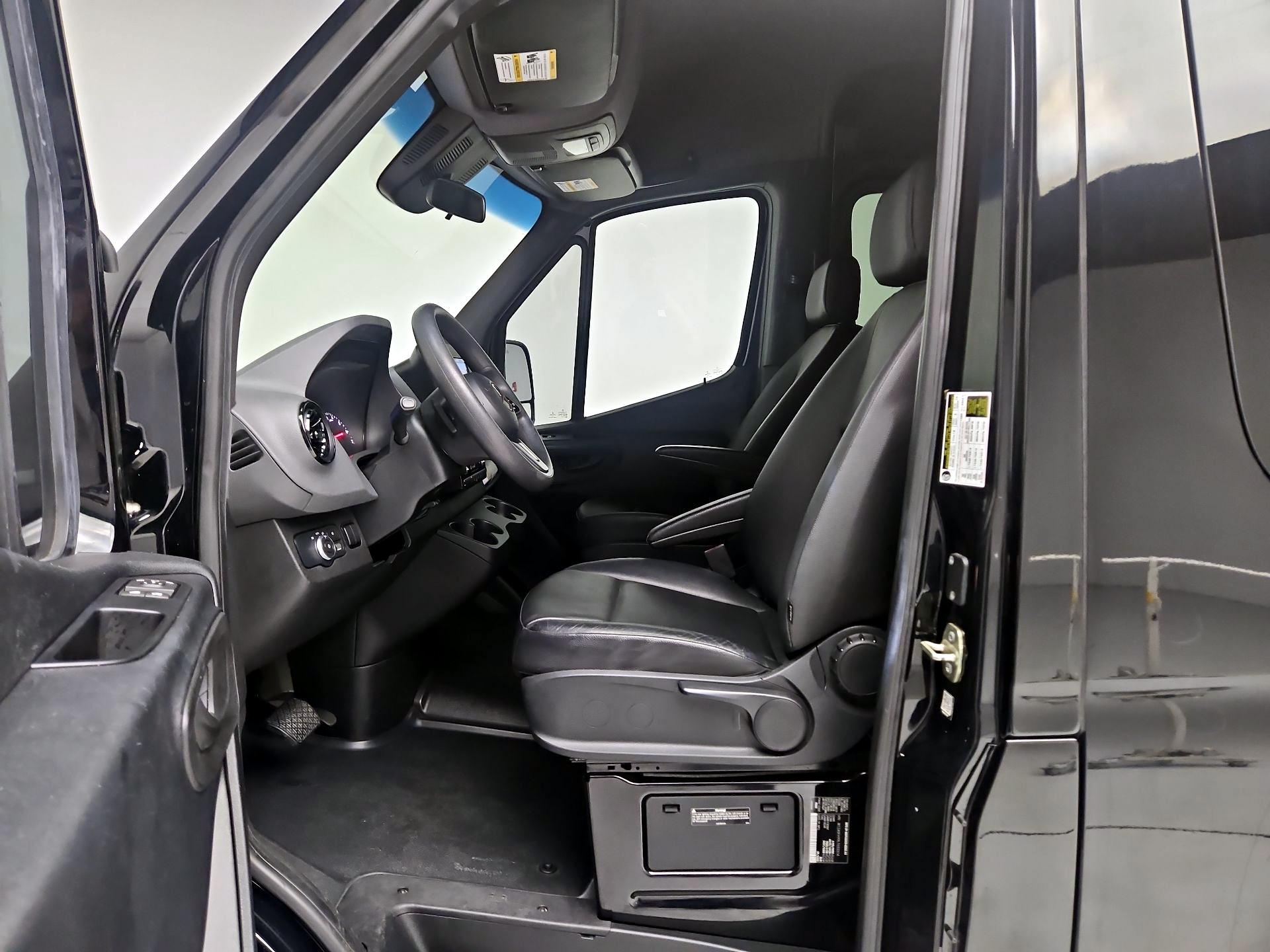 Thumbnail: 2020 Mercedes-Benz Sprinter - 11