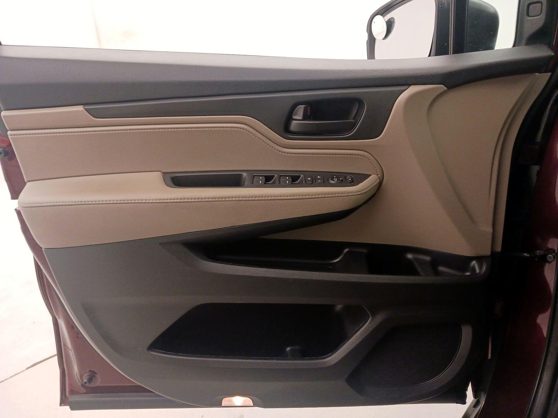 Thumbnail: 2021 Honda Odyssey - 12