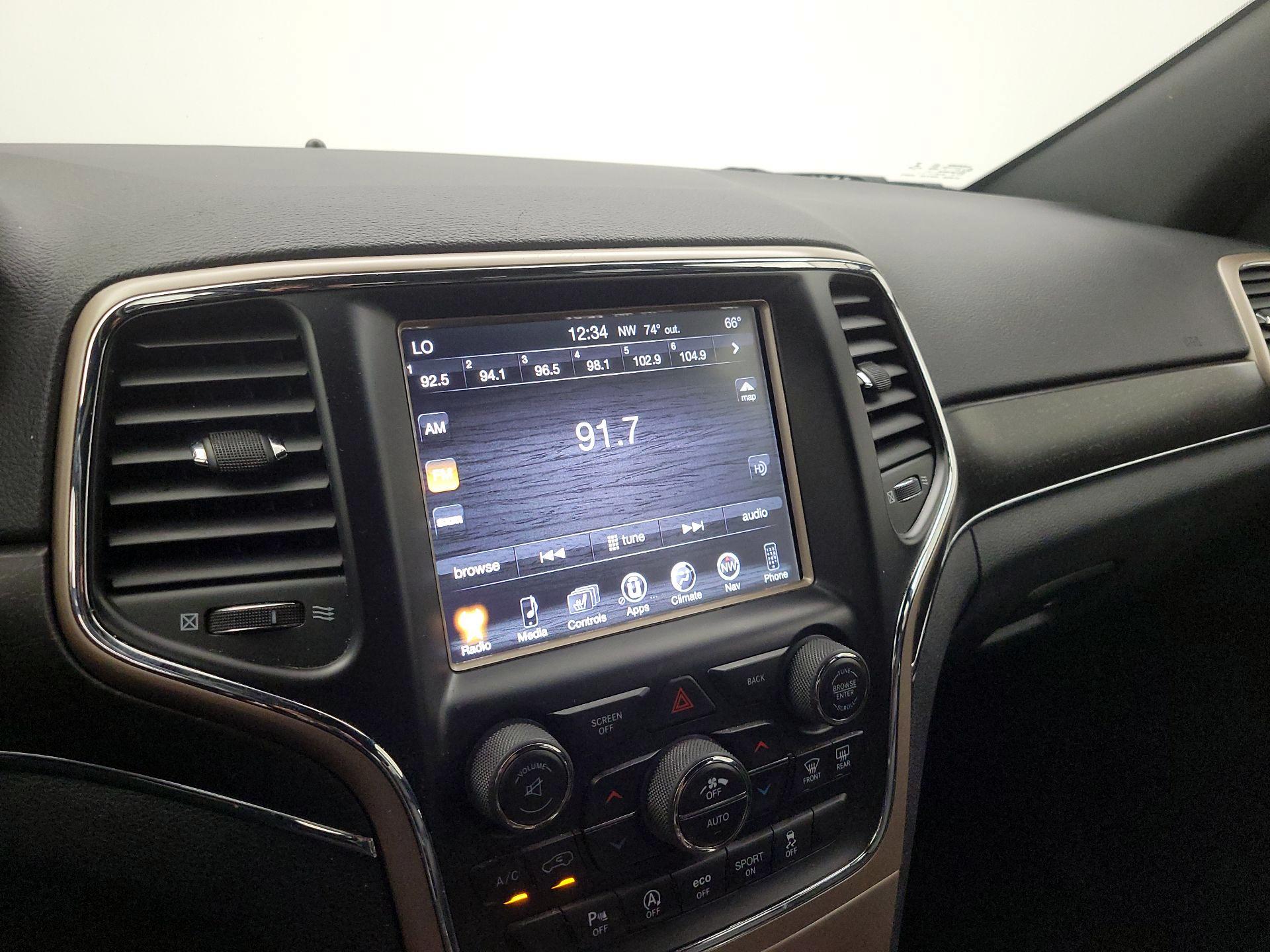Thumbnail: 2017 Jeep Grand Cherokee - 16