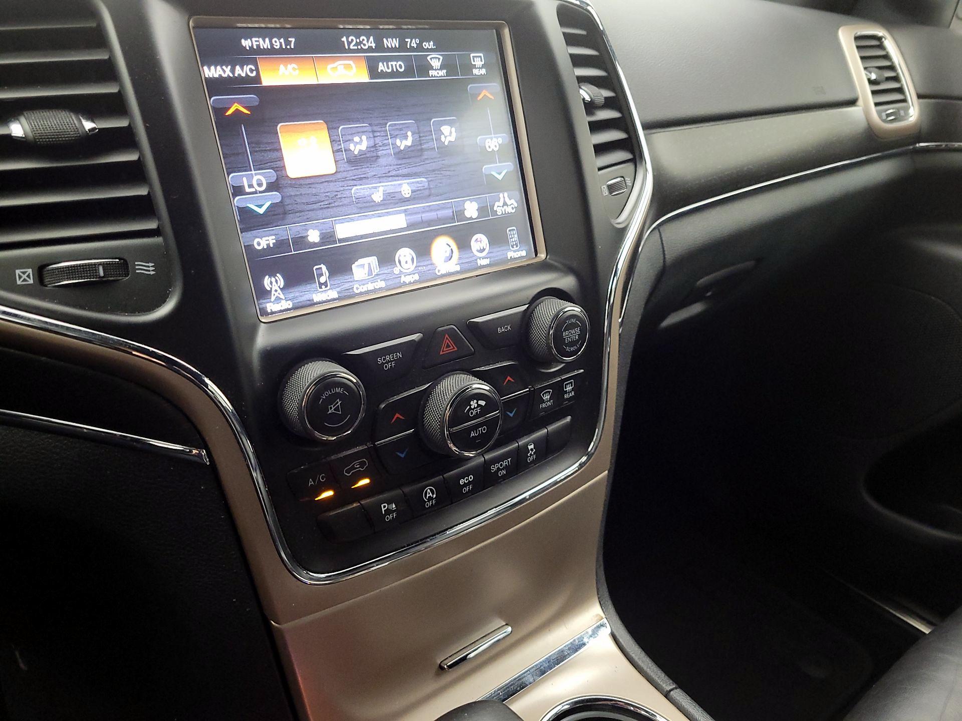 Thumbnail: 2017 Jeep Grand Cherokee - 17