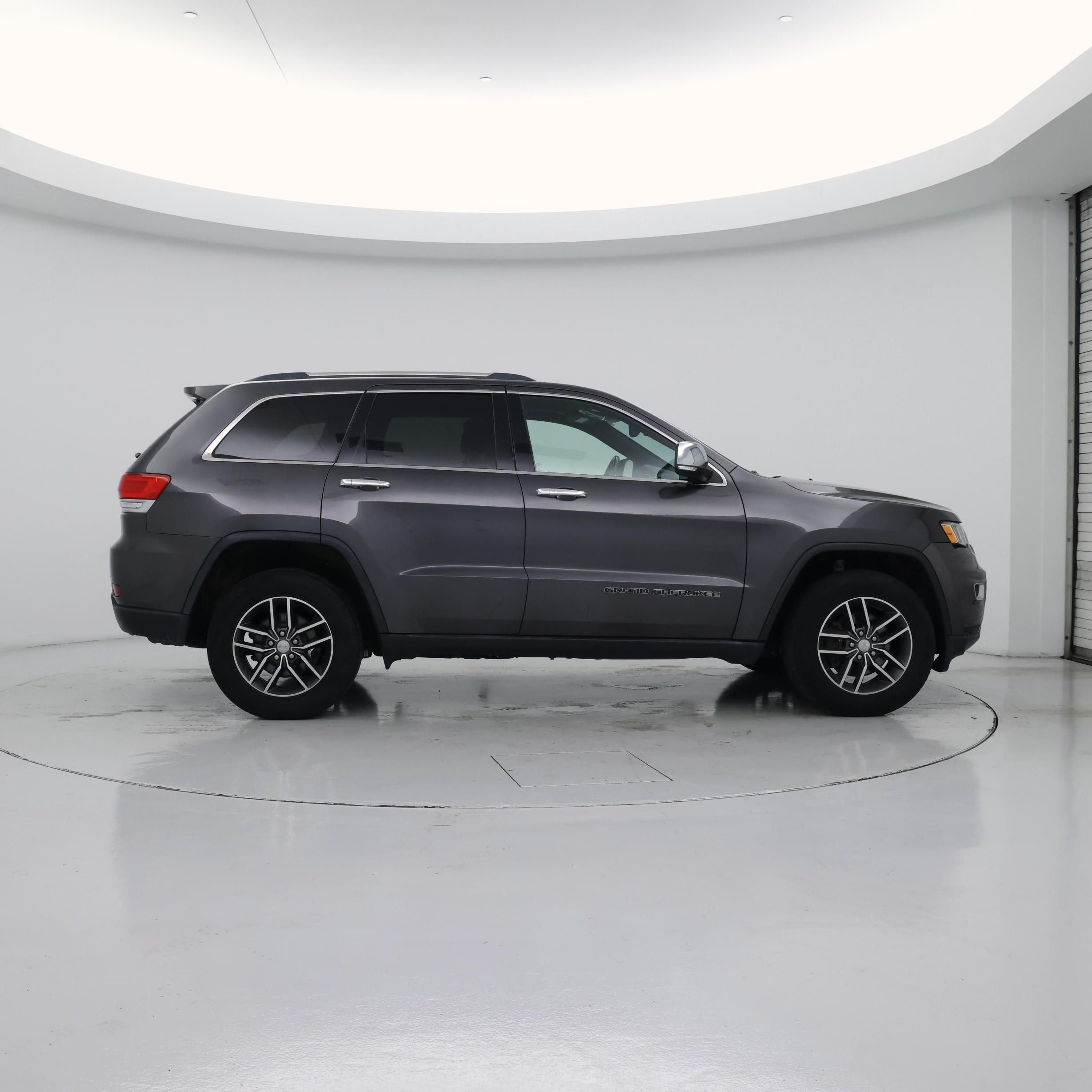 Thumbnail: 2017 Jeep Grand Cherokee - 7