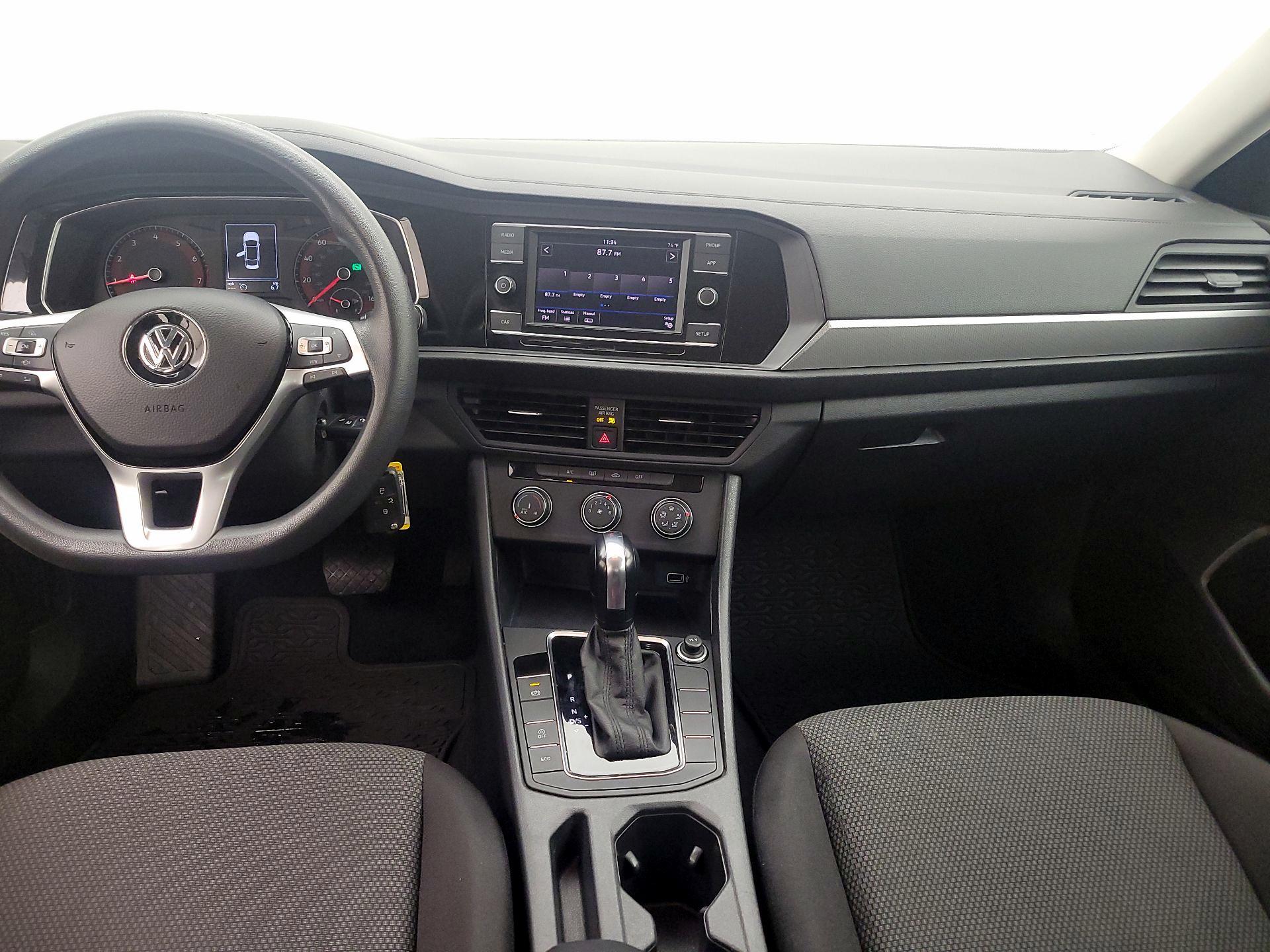 Thumbnail: 2019 Volkswagen Jetta - 9