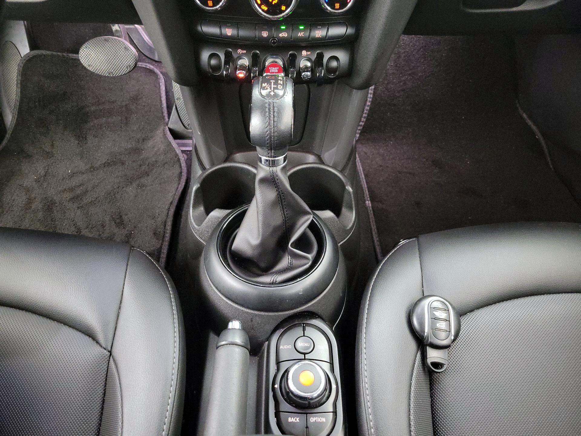 Thumbnail: 2018 MINI Cooper Hardtop - 17