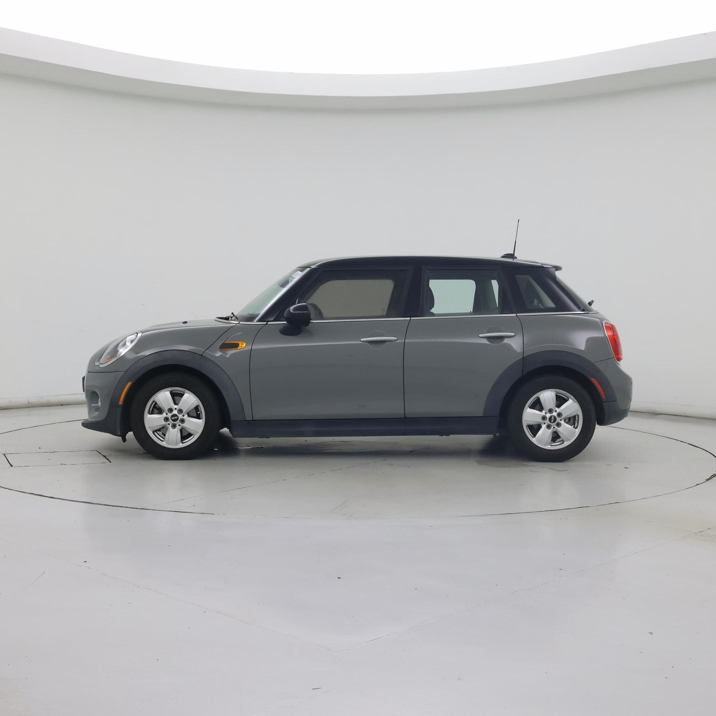 Thumbnail: 2018 MINI Cooper Hardtop - 3
