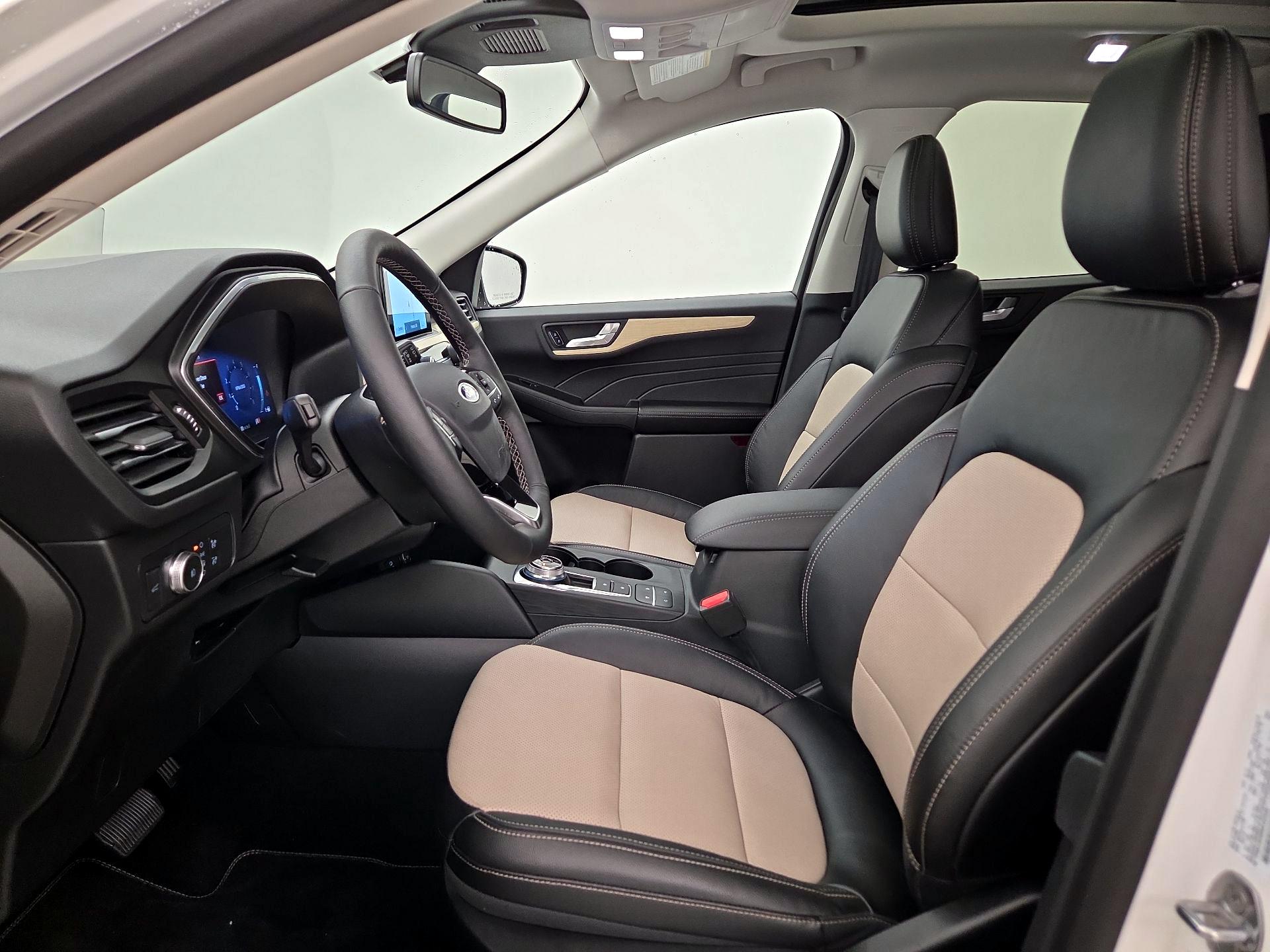 Thumbnail: 2021 Ford Escape - 11