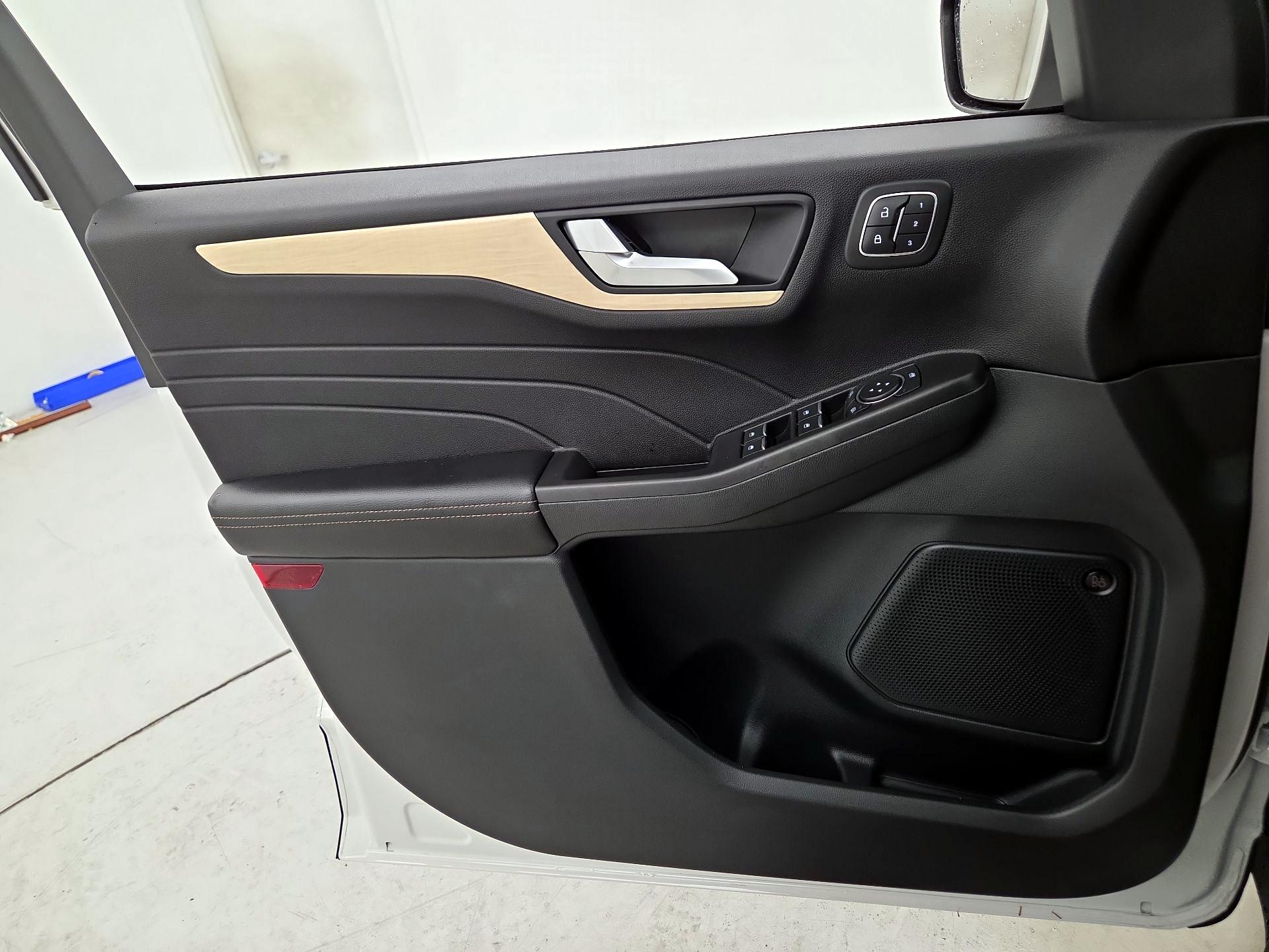 Thumbnail: 2021 Ford Escape - 12