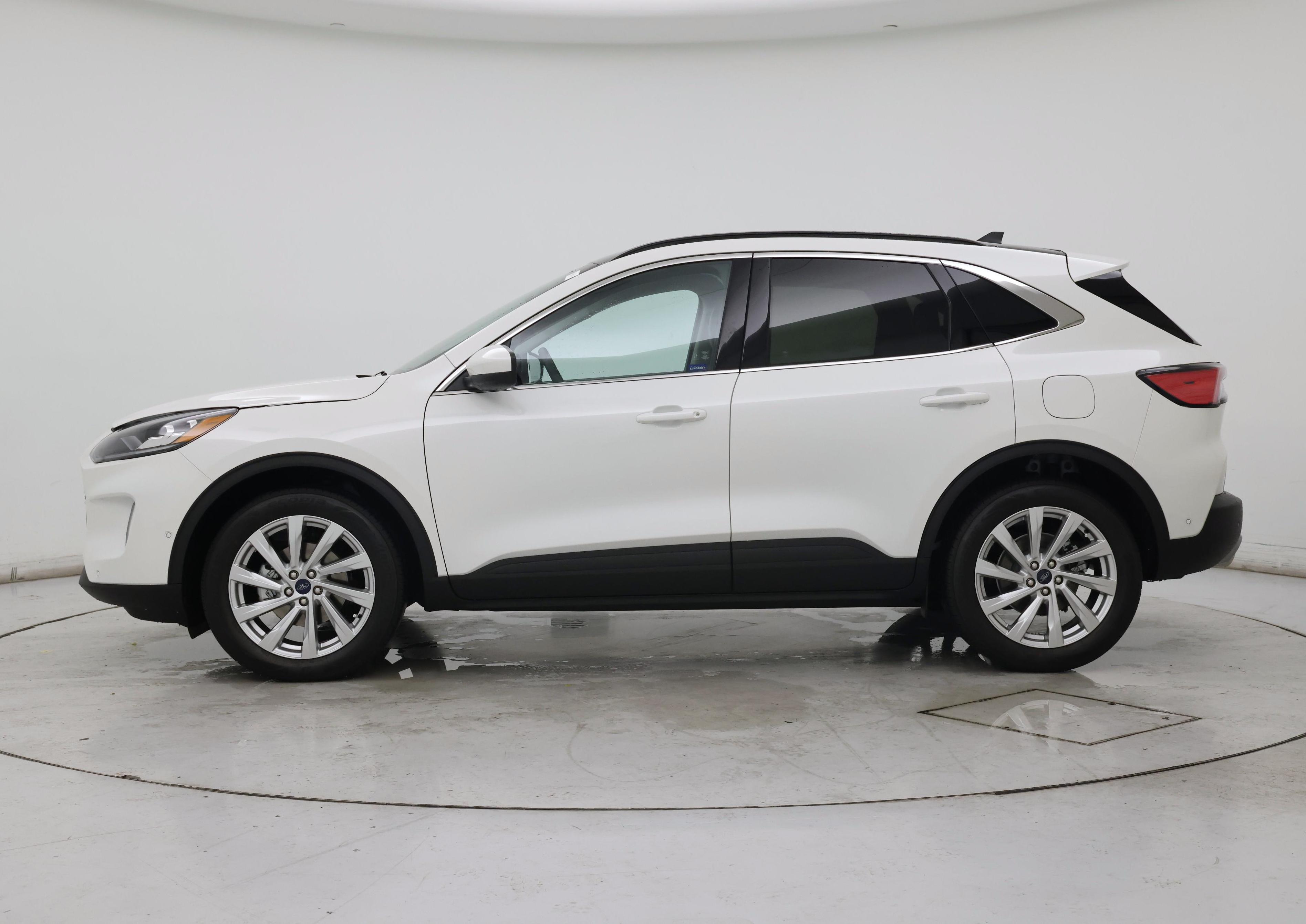 Thumbnail: 2021 Ford Escape - 3