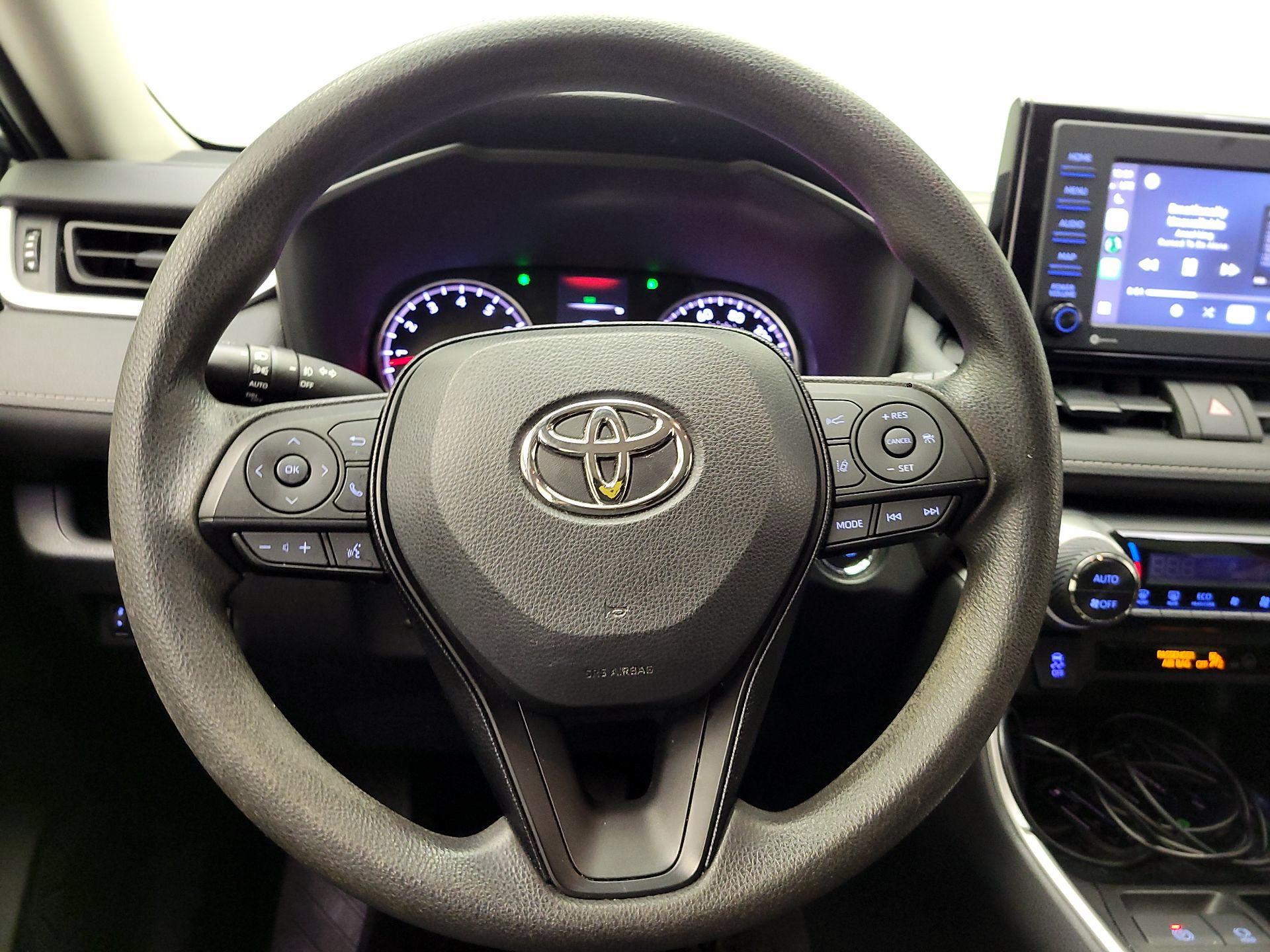 Thumbnail: 2021 Toyota RAV4 - 10