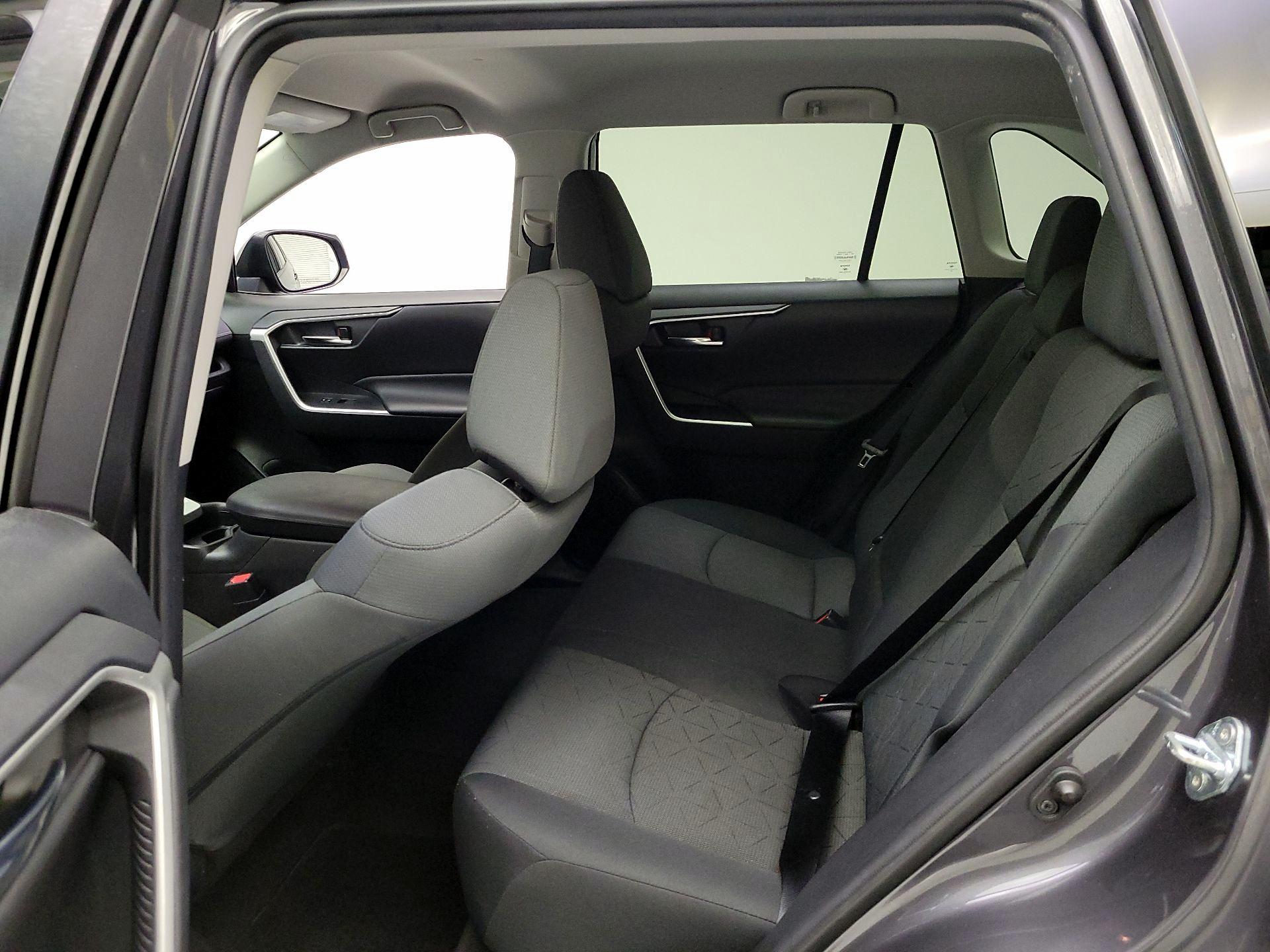 Thumbnail: 2021 Toyota RAV4 - 20
