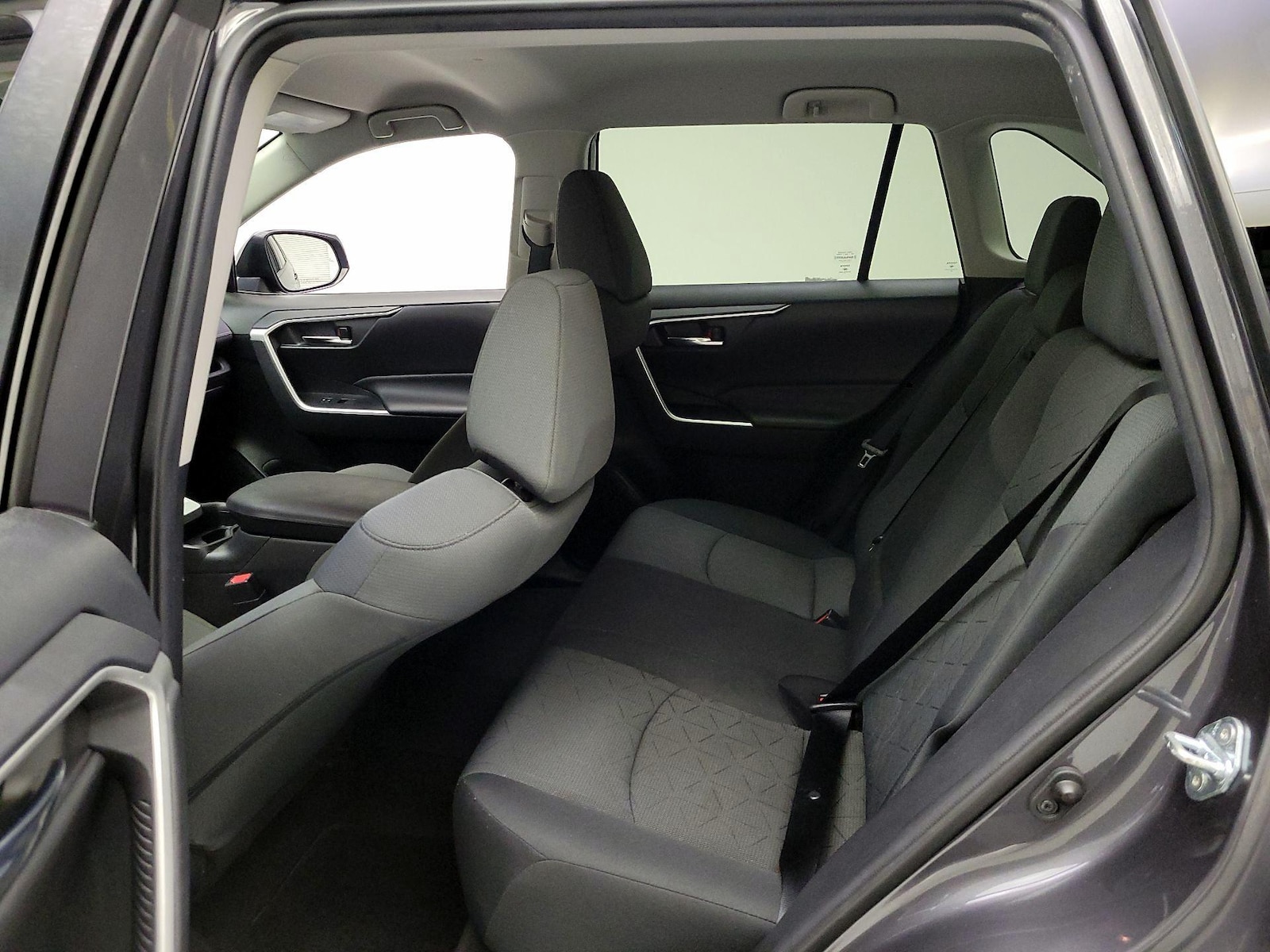 2021 Toyota RAV4 XLE - Photo 21
