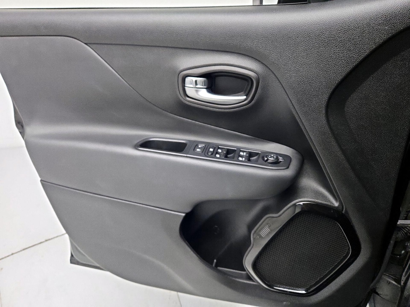 2018 Jeep Renegade Altitude Package - Photo 13