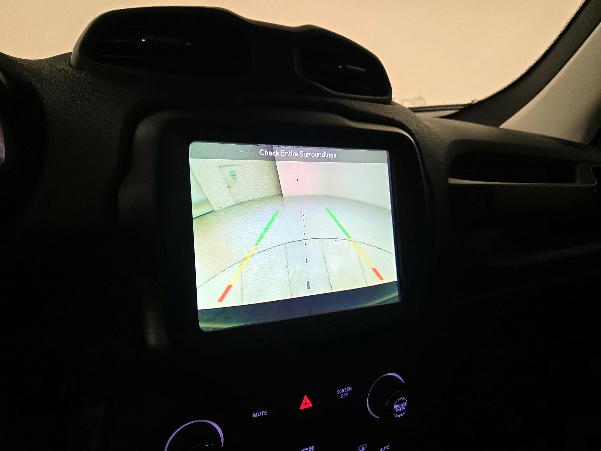 Thumbnail: 2018 Jeep Renegade - 15