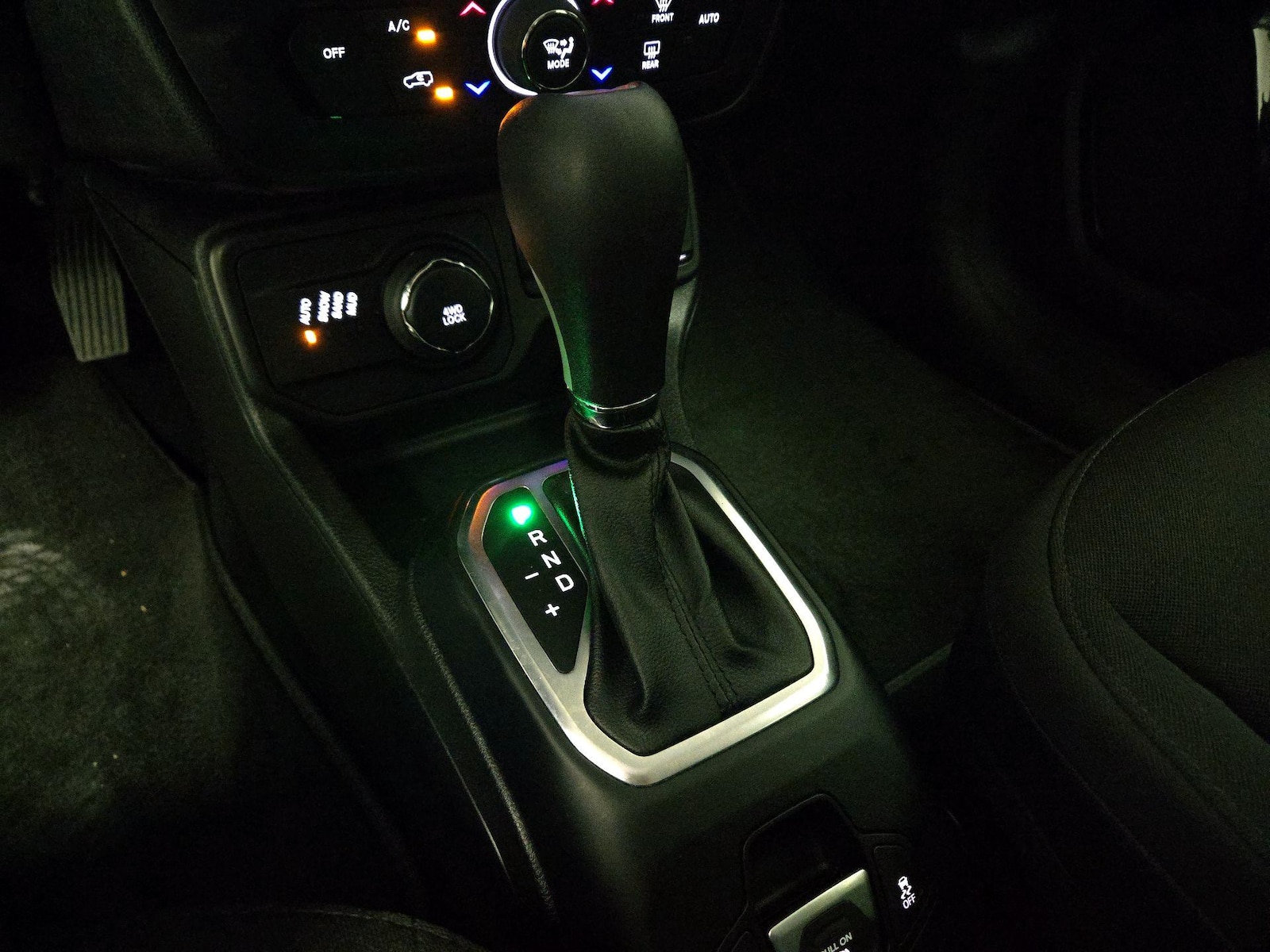 2018 Jeep Renegade Altitude Package - Photo 19