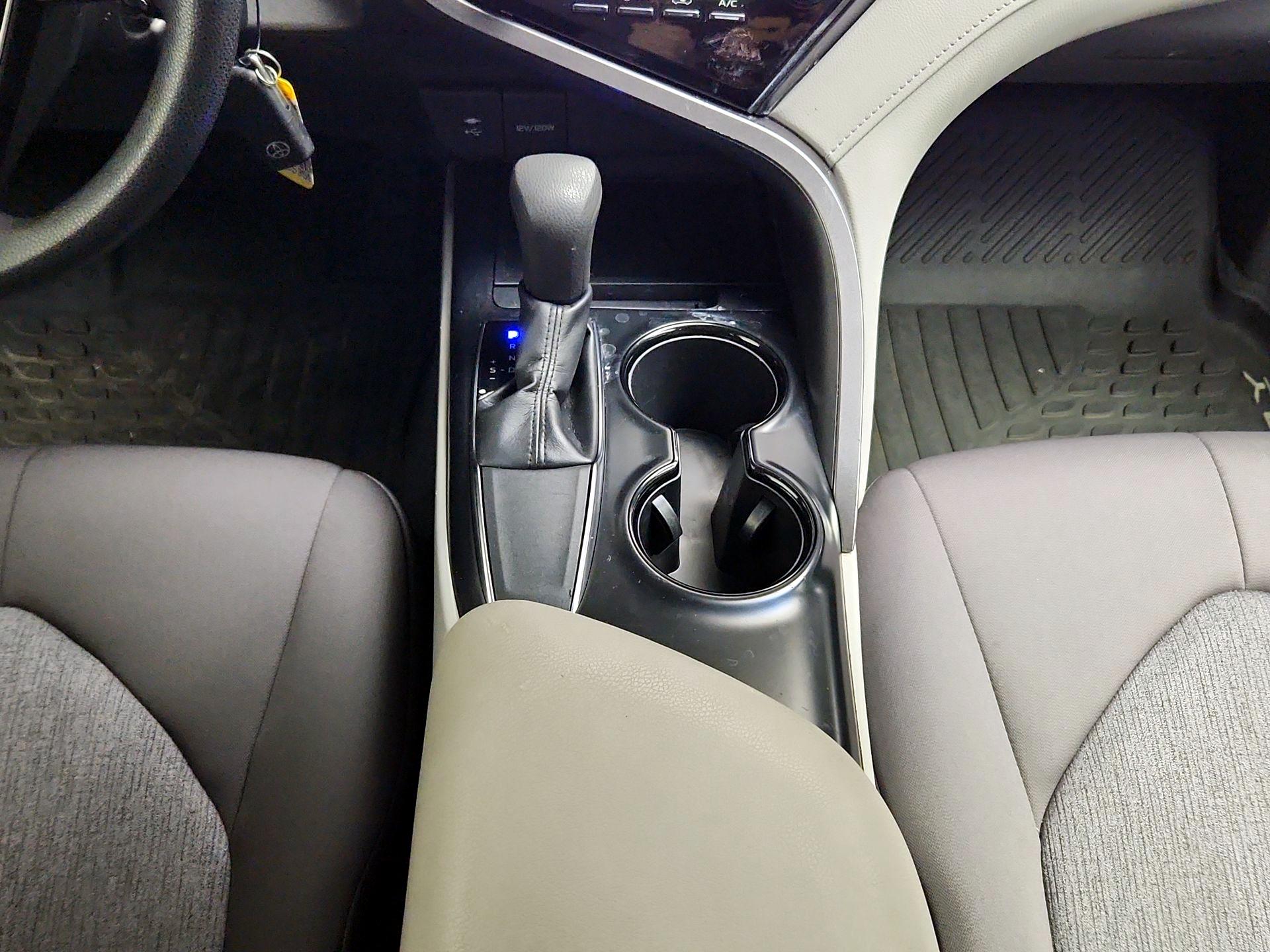Thumbnail: 2019 Toyota Camry - 17