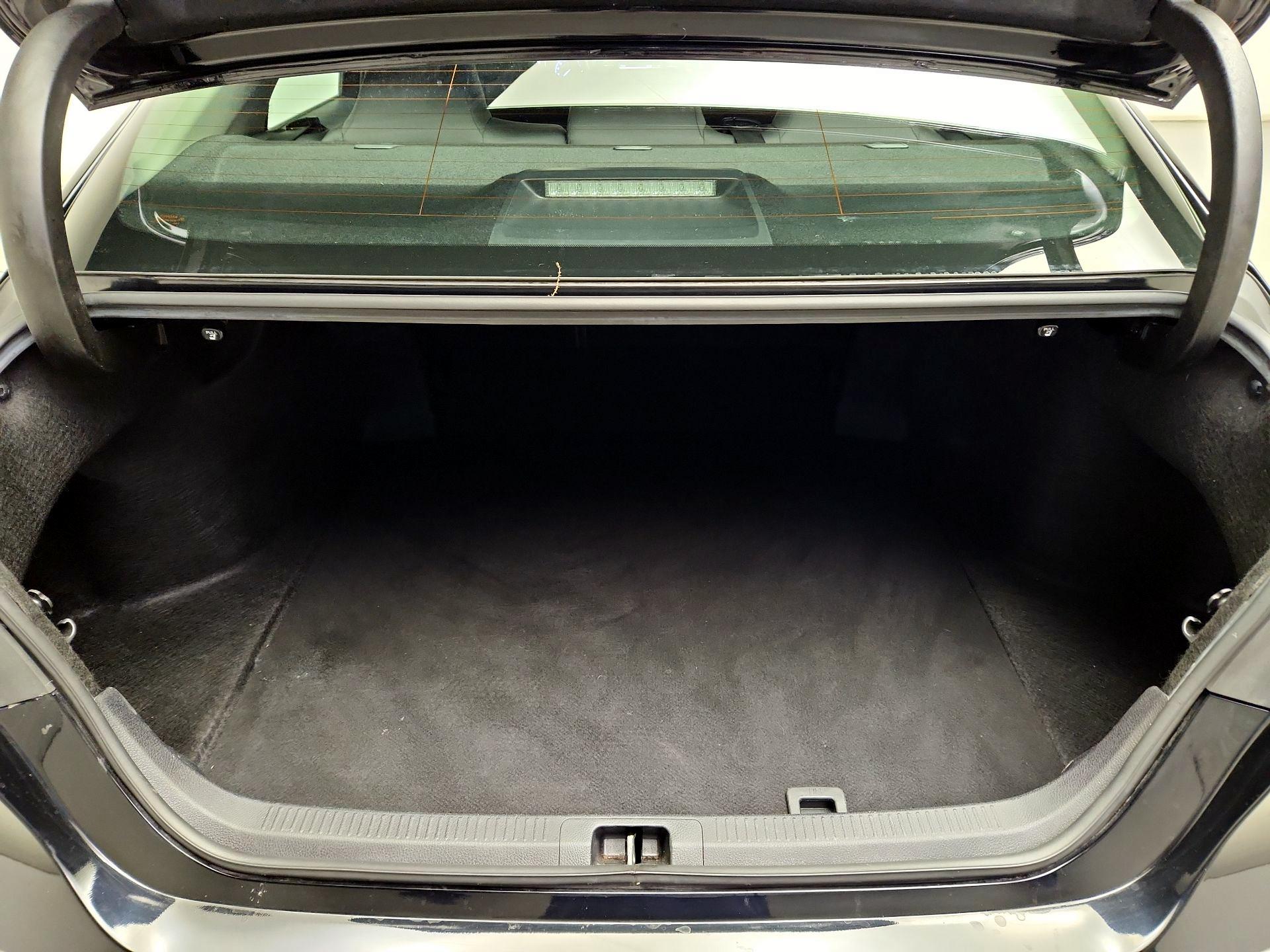 Thumbnail: 2019 Toyota Camry - 20