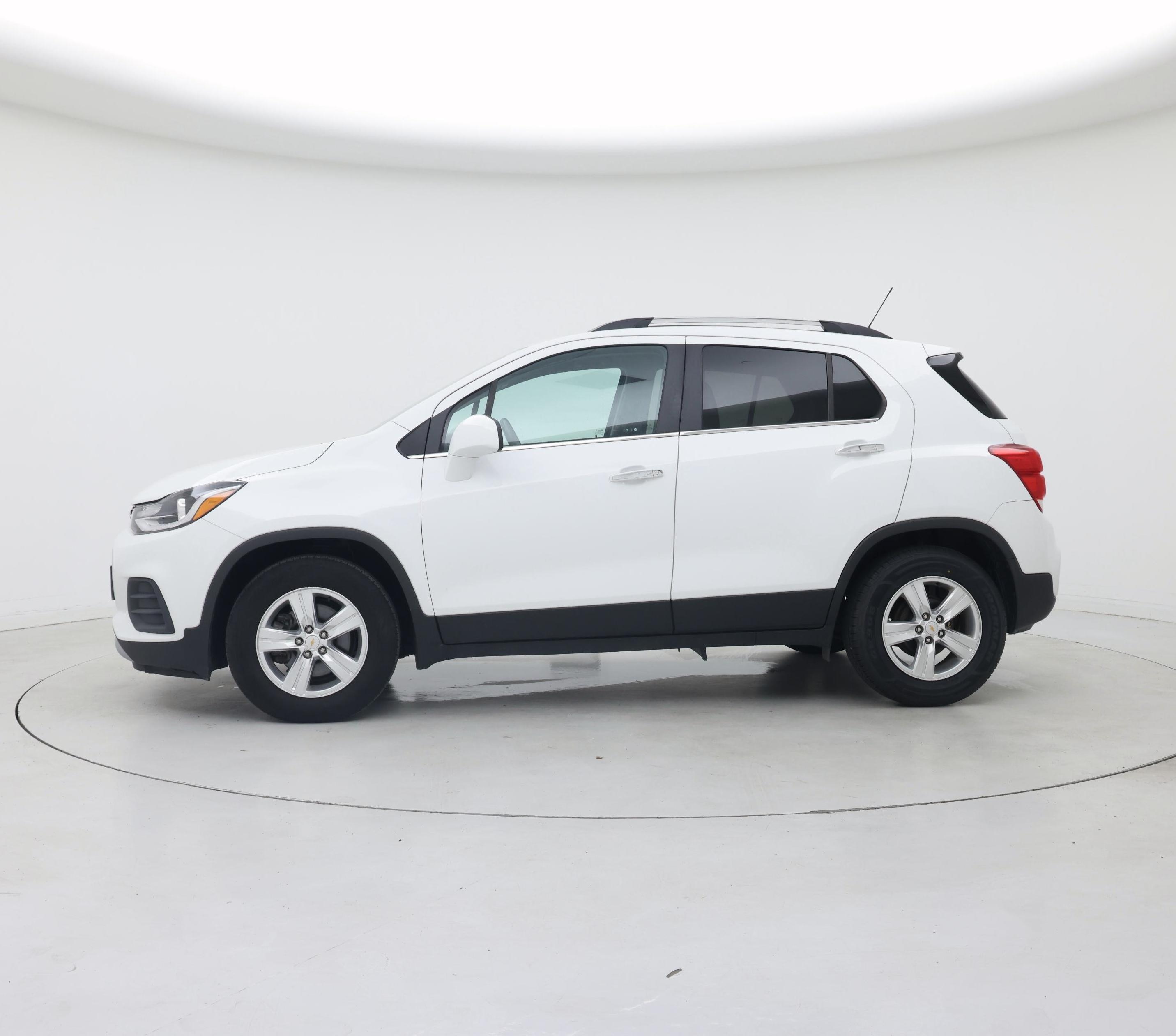 Thumbnail: 2018 Chevrolet Trax - 3