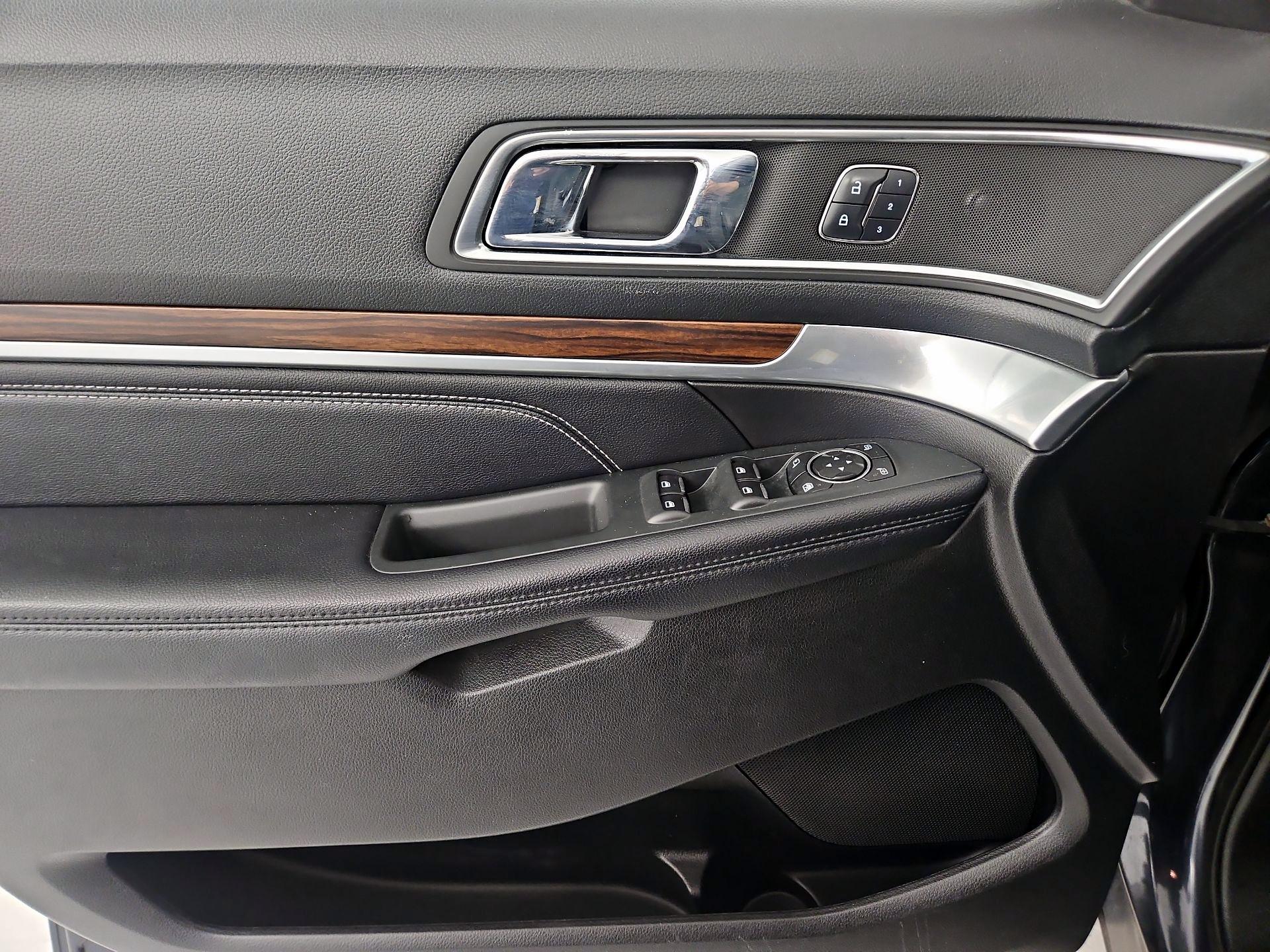 Thumbnail: 2017 Ford Explorer - 10
