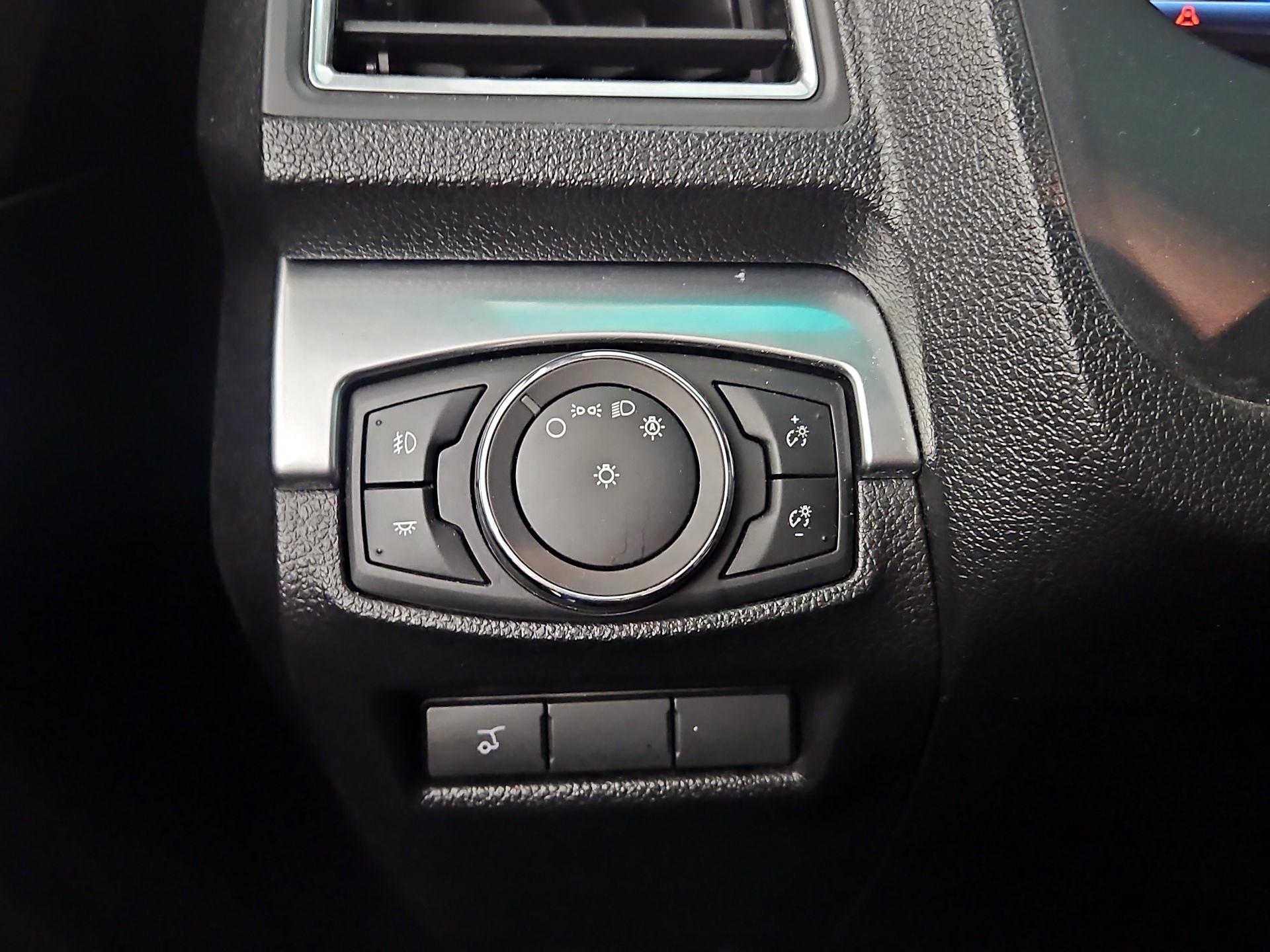 Thumbnail: 2017 Ford Explorer - 11