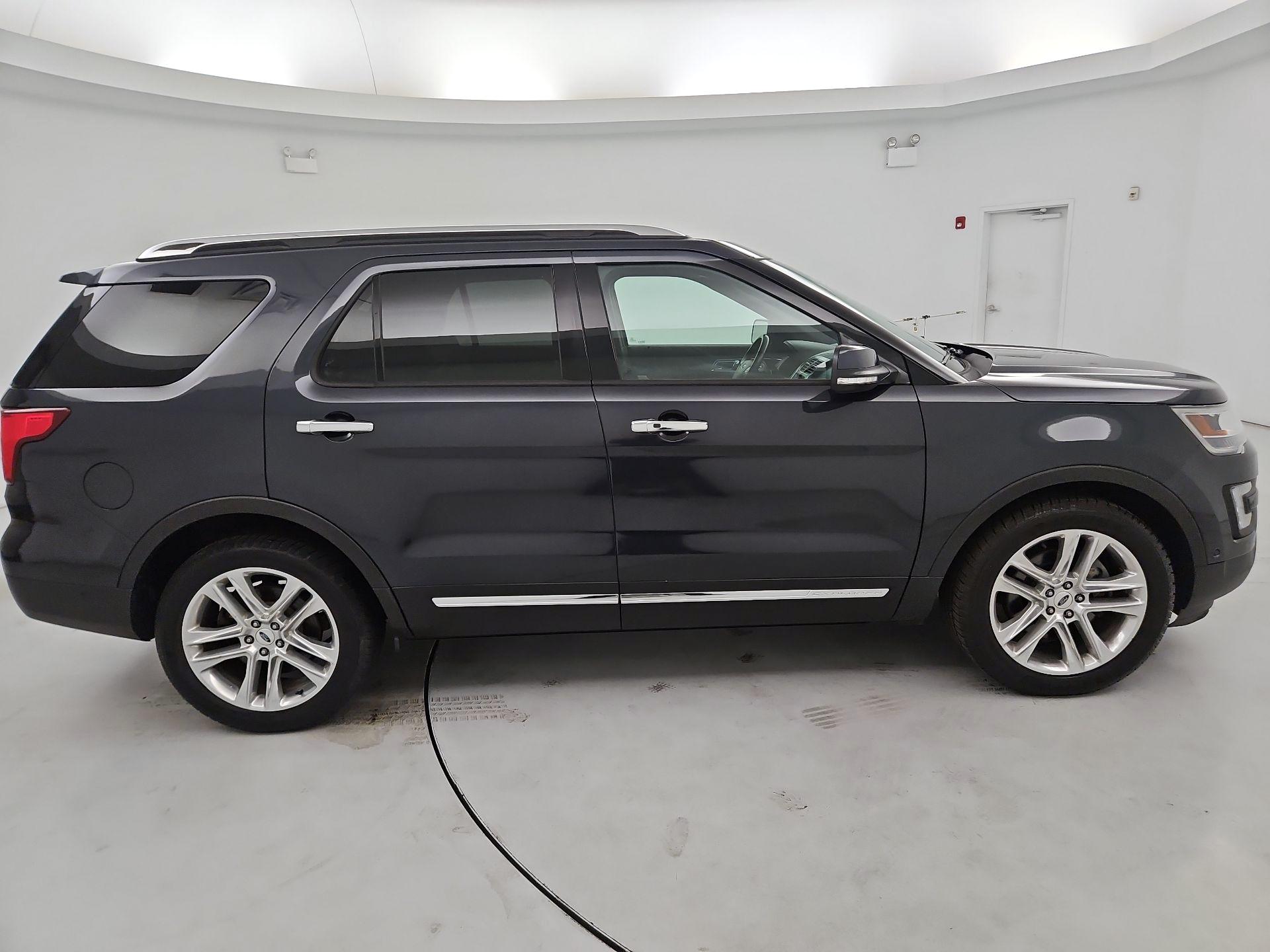 Thumbnail: 2017 Ford Explorer - 4