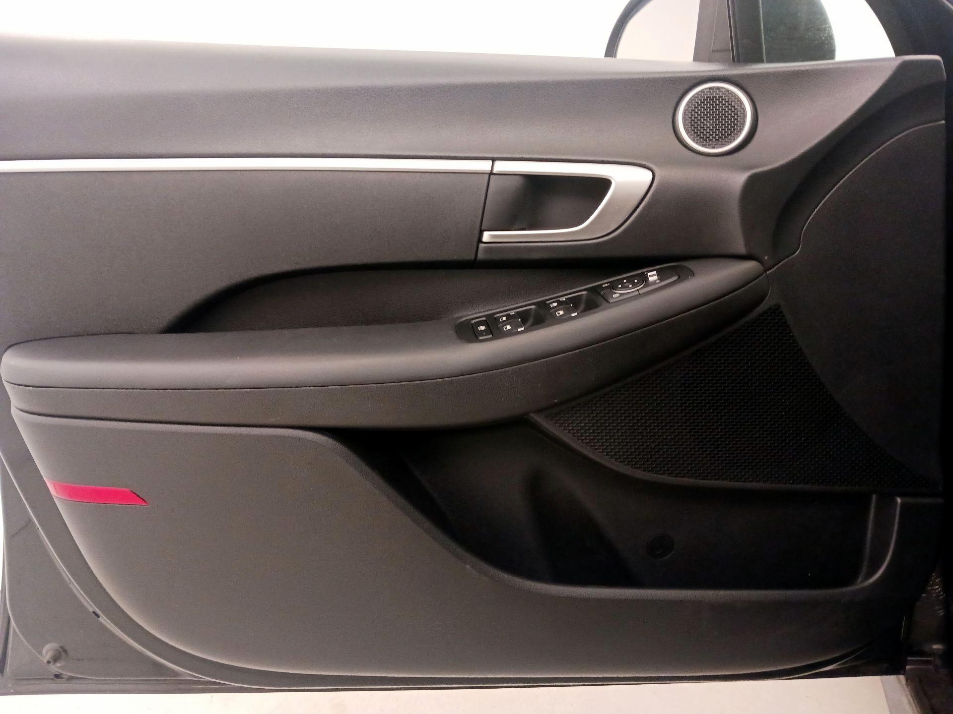 Thumbnail: 2022 Hyundai Sonata - 12