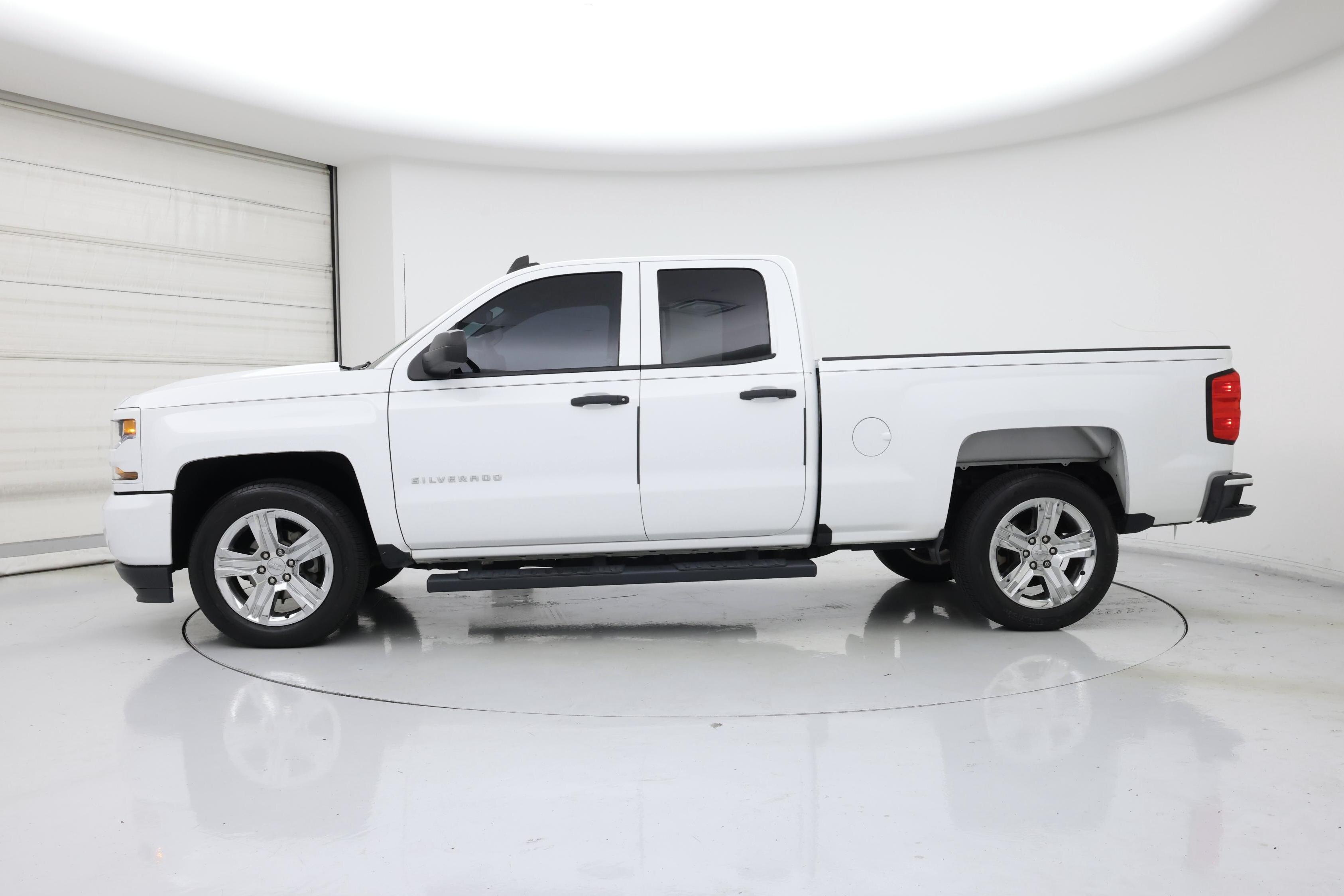 Thumbnail: 2018 Chevrolet Silverado 1500 - 3