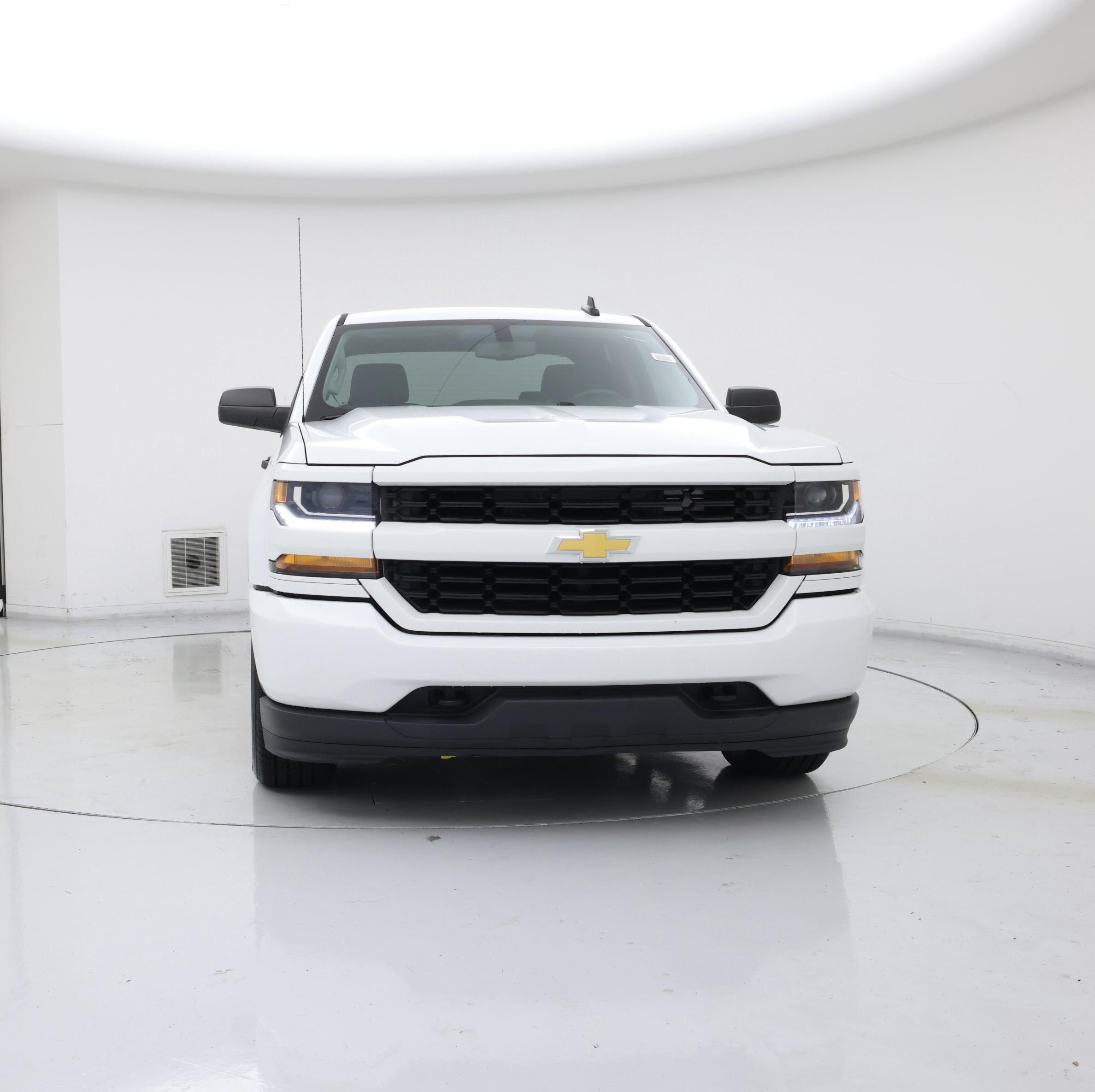 Thumbnail: 2018 Chevrolet Silverado 1500 - 5
