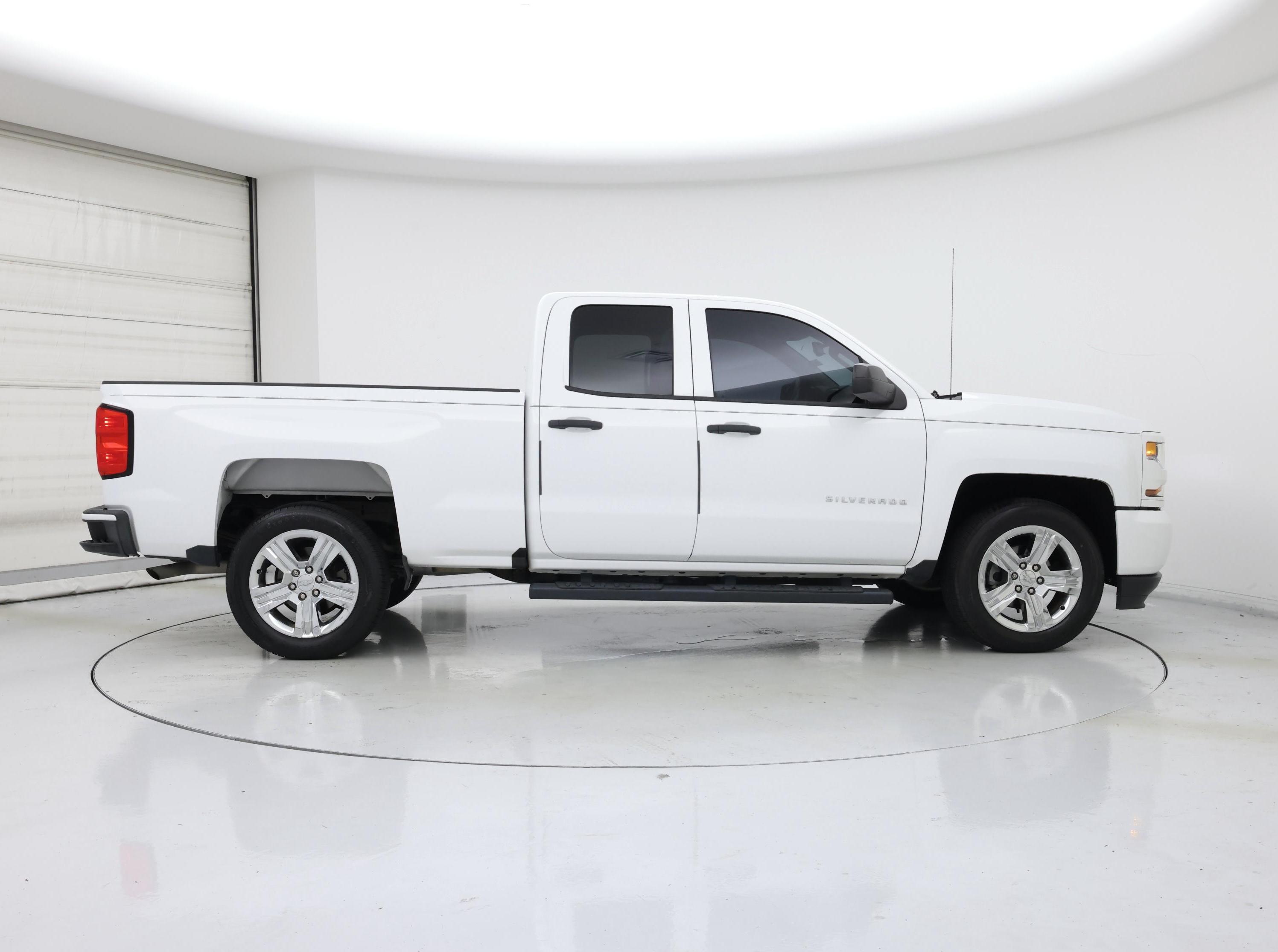 Thumbnail: 2018 Chevrolet Silverado 1500 - 7