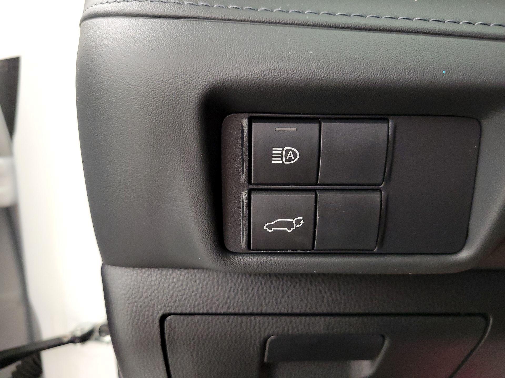 Thumbnail: 2021 Toyota Highlander - 13