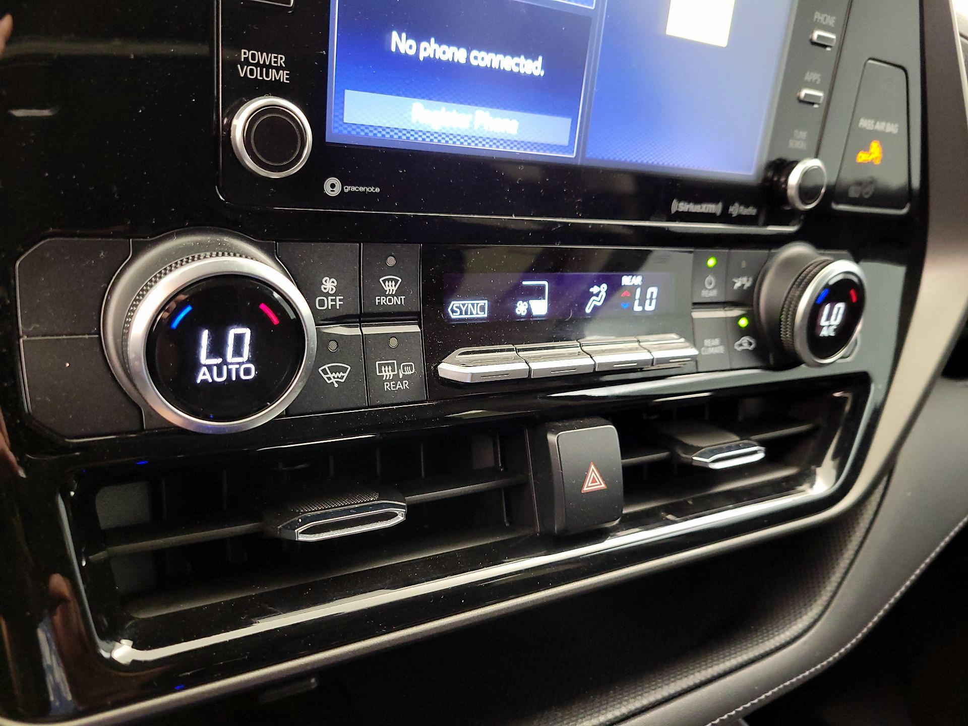 Thumbnail: 2021 Toyota Highlander - 16
