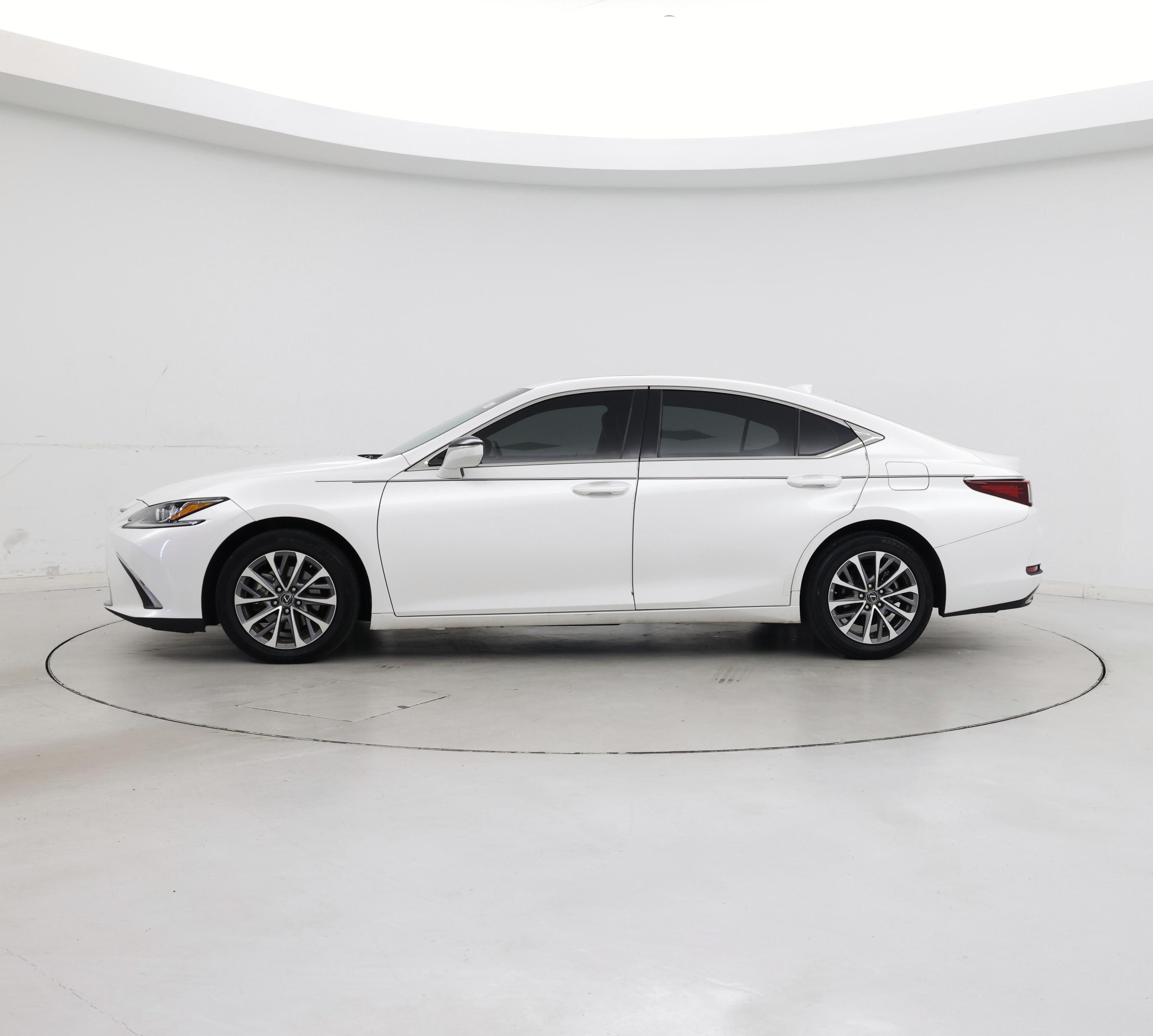 Thumbnail: 2023 Lexus ES - 3