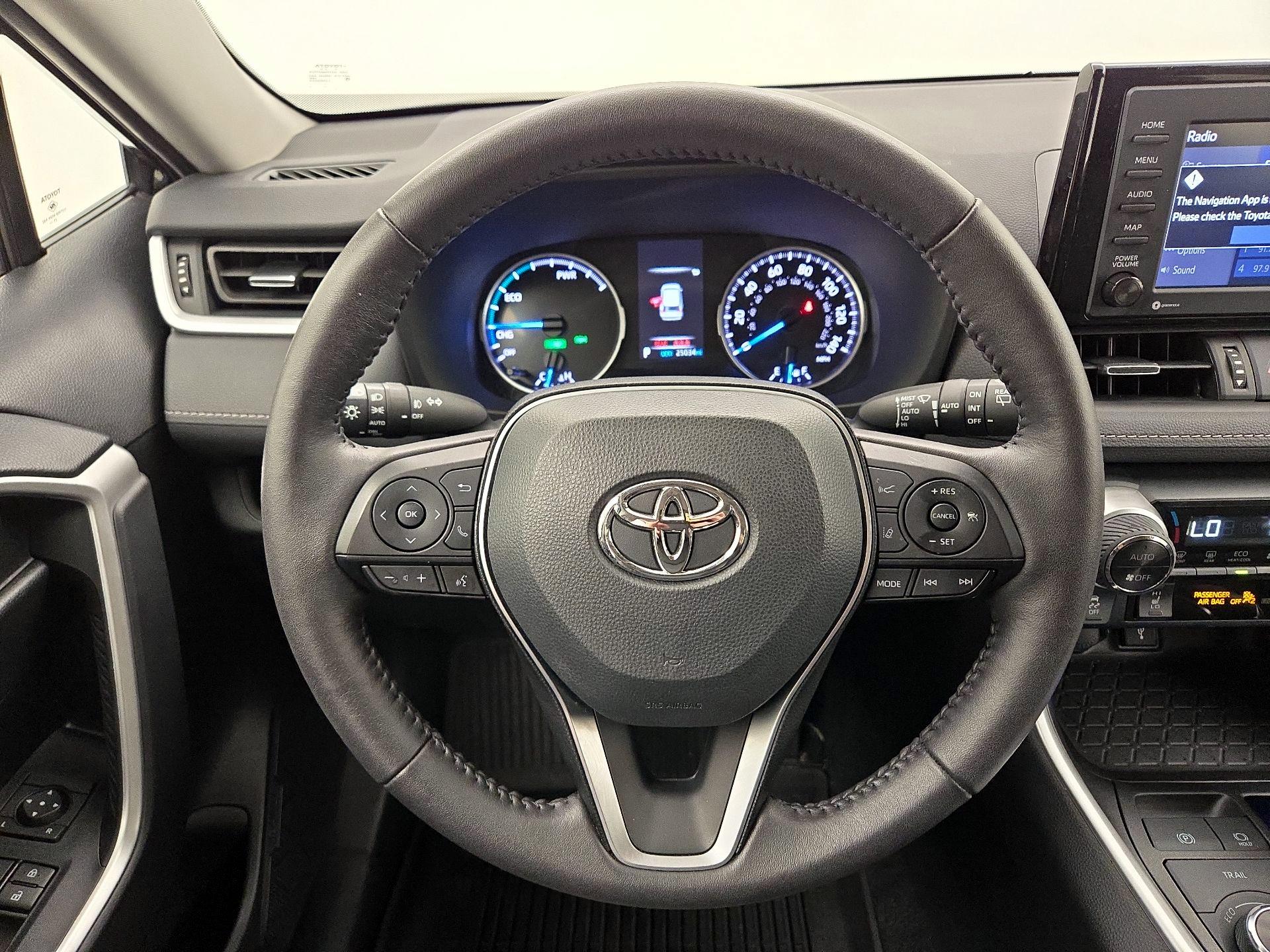 Thumbnail: 2022 Toyota RAV4 - 10
