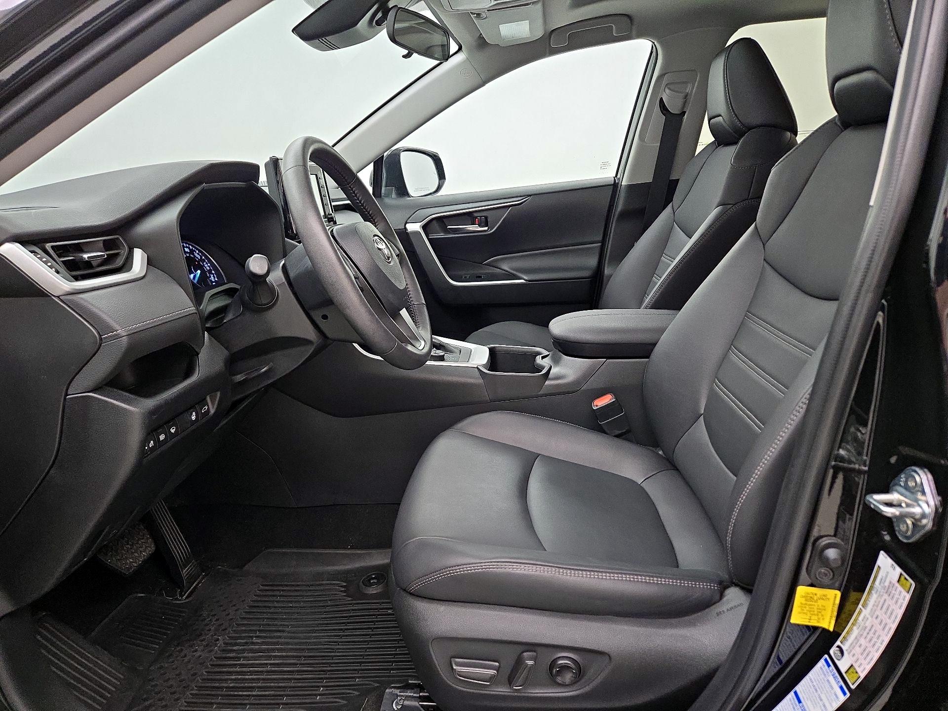 Thumbnail: 2022 Toyota RAV4 - 11