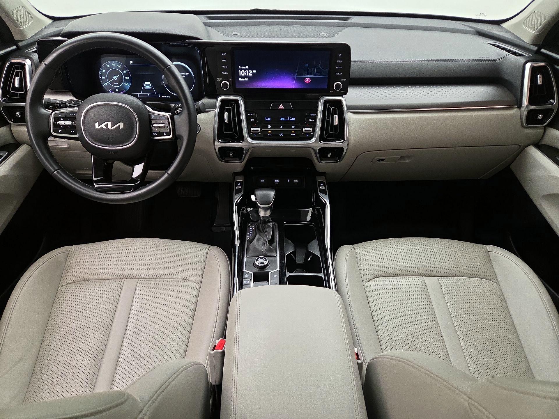Thumbnail: 2023 Kia Sorento - 9