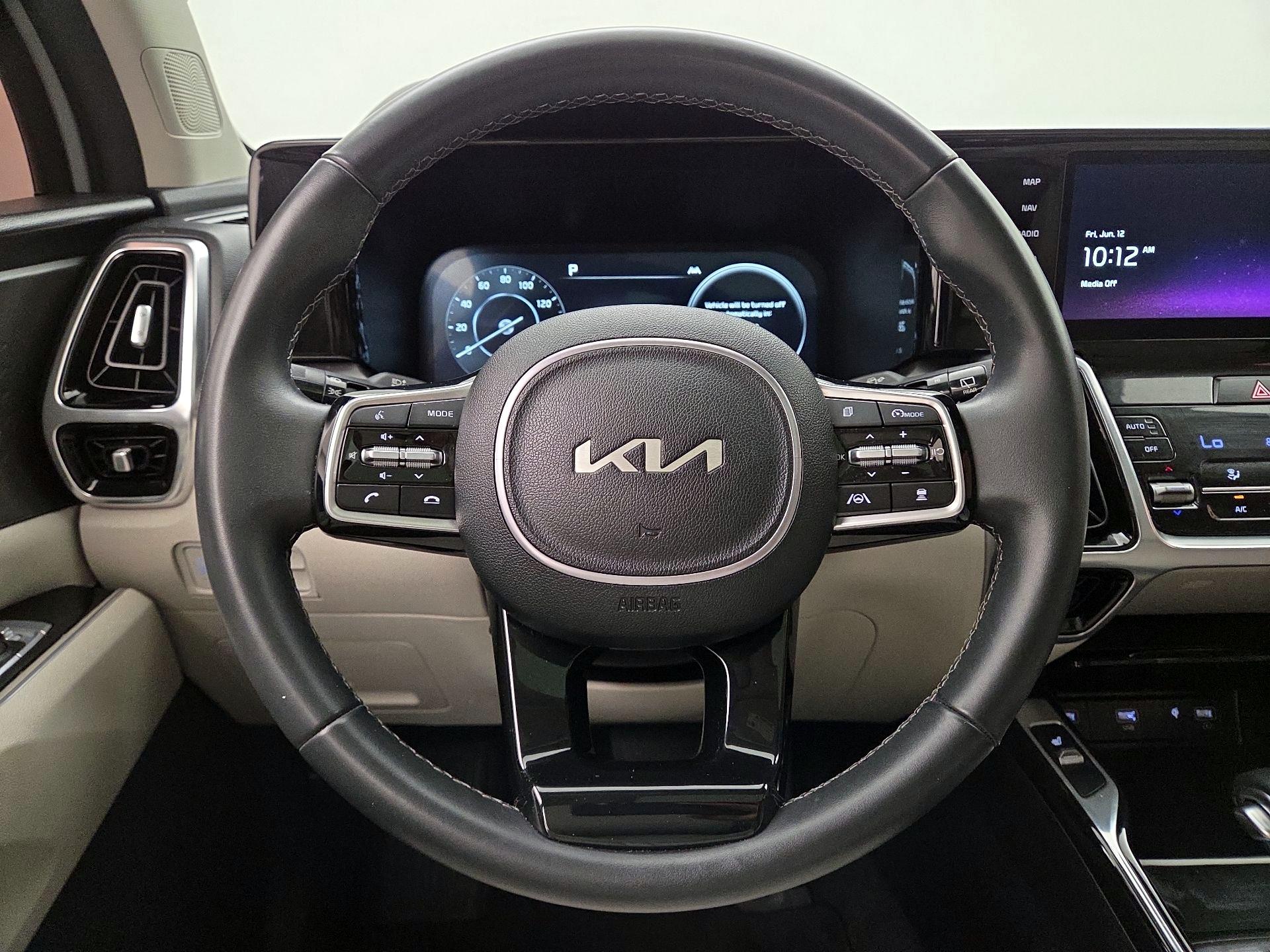 Thumbnail: 2023 Kia Sorento - 10