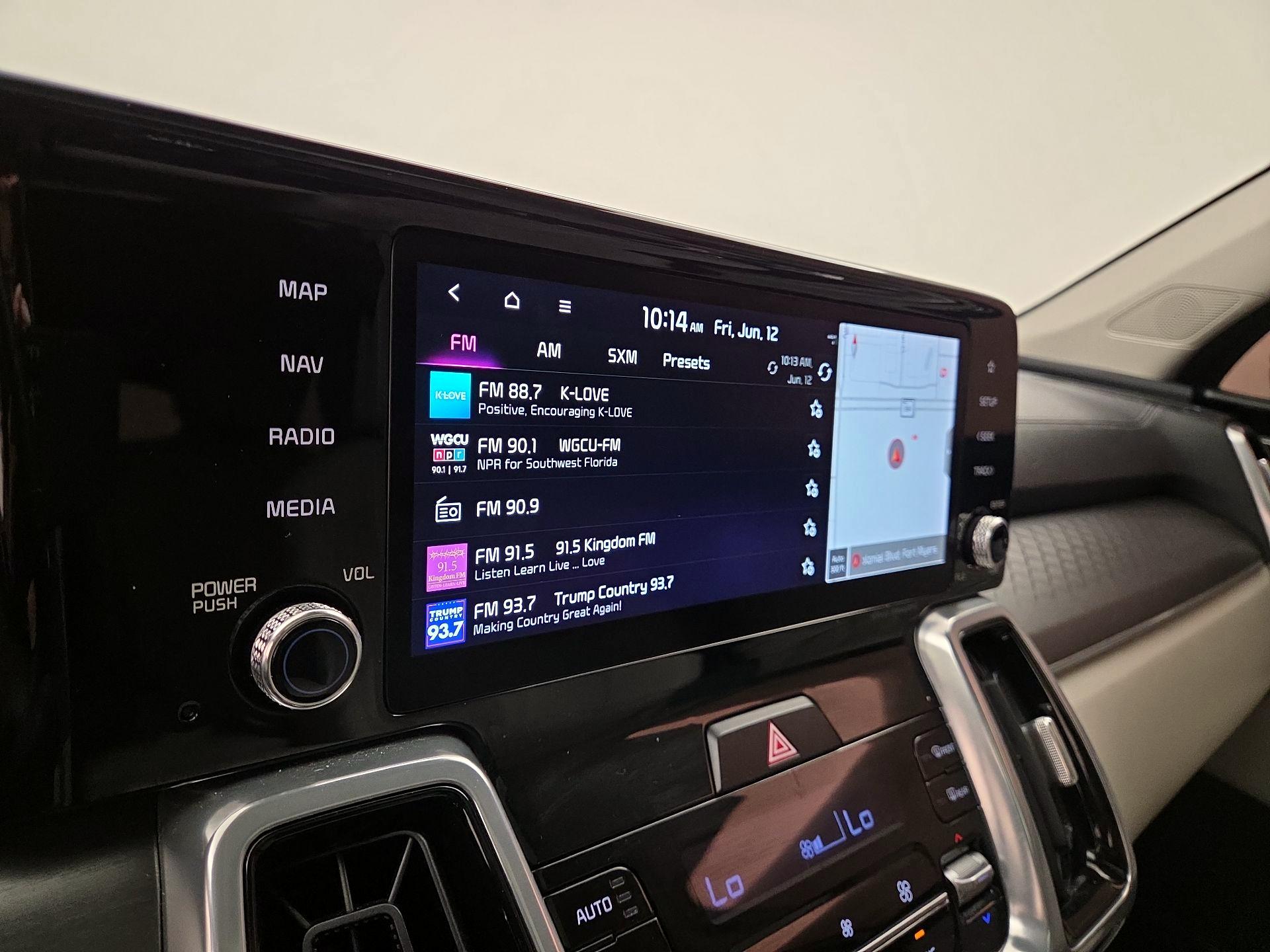 Thumbnail: 2023 Kia Sorento - 16