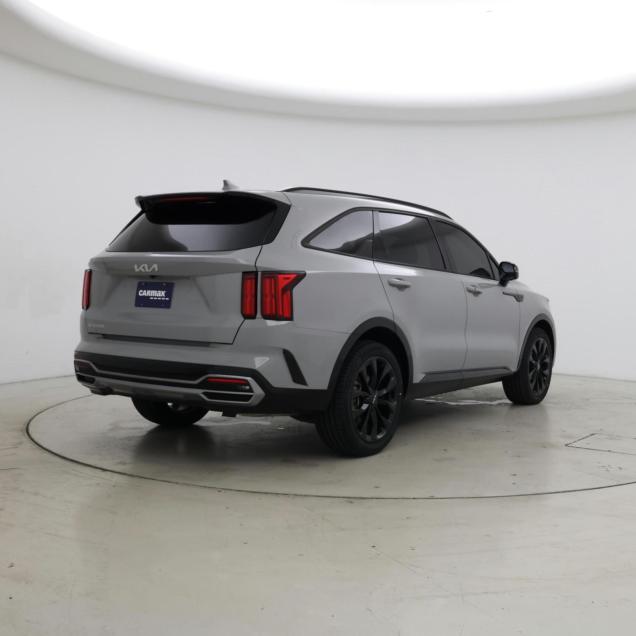 Thumbnail: 2023 Kia Sorento - 8