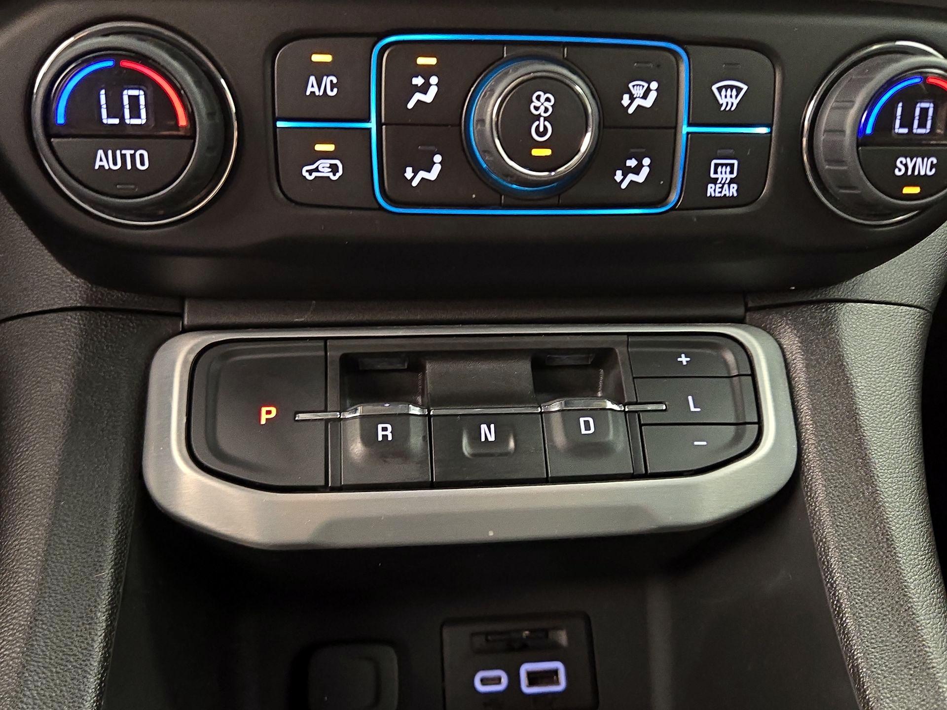 Thumbnail: 2023 GMC Acadia - 18