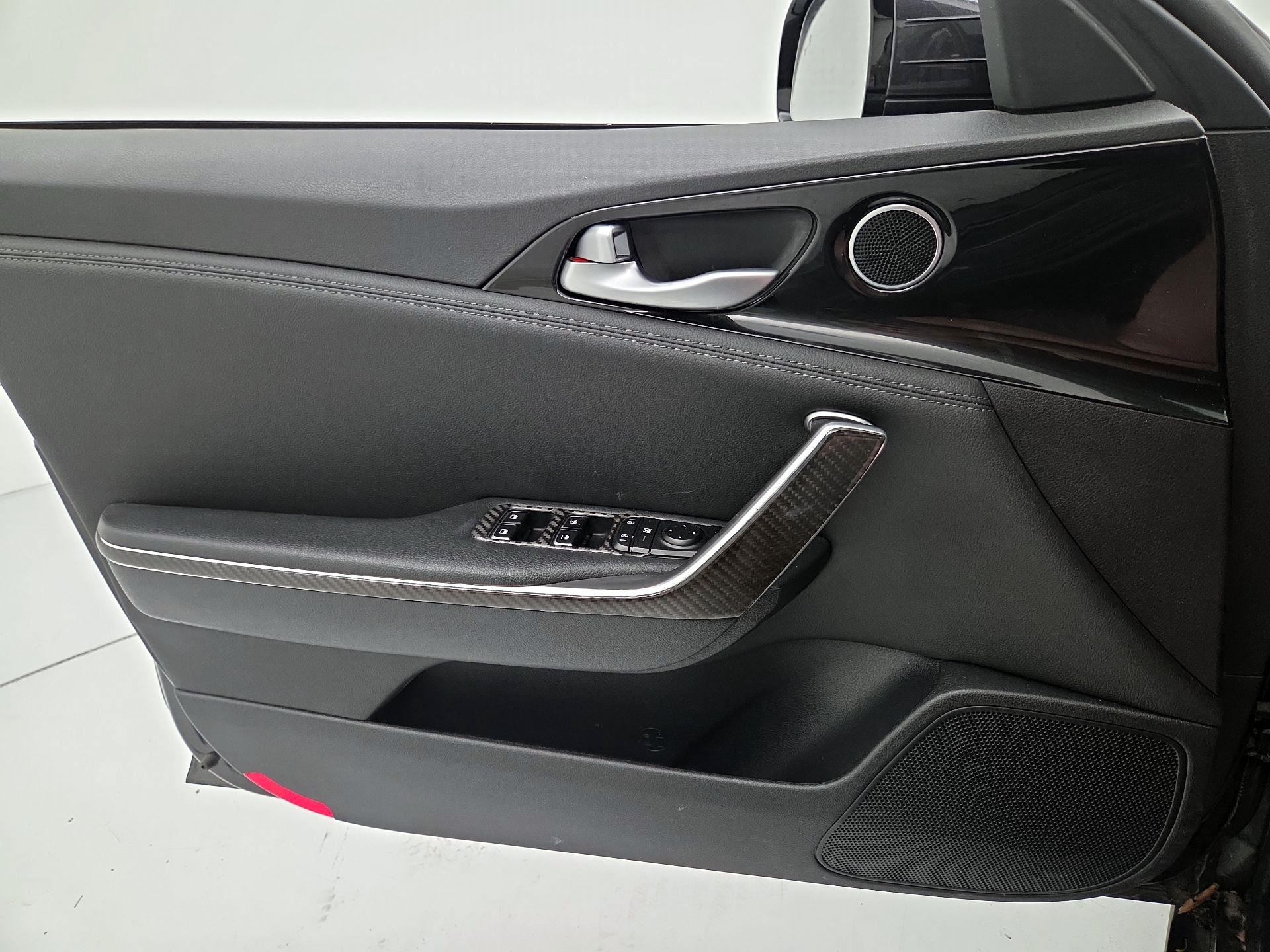 Thumbnail: 2019 Kia Stinger - 12