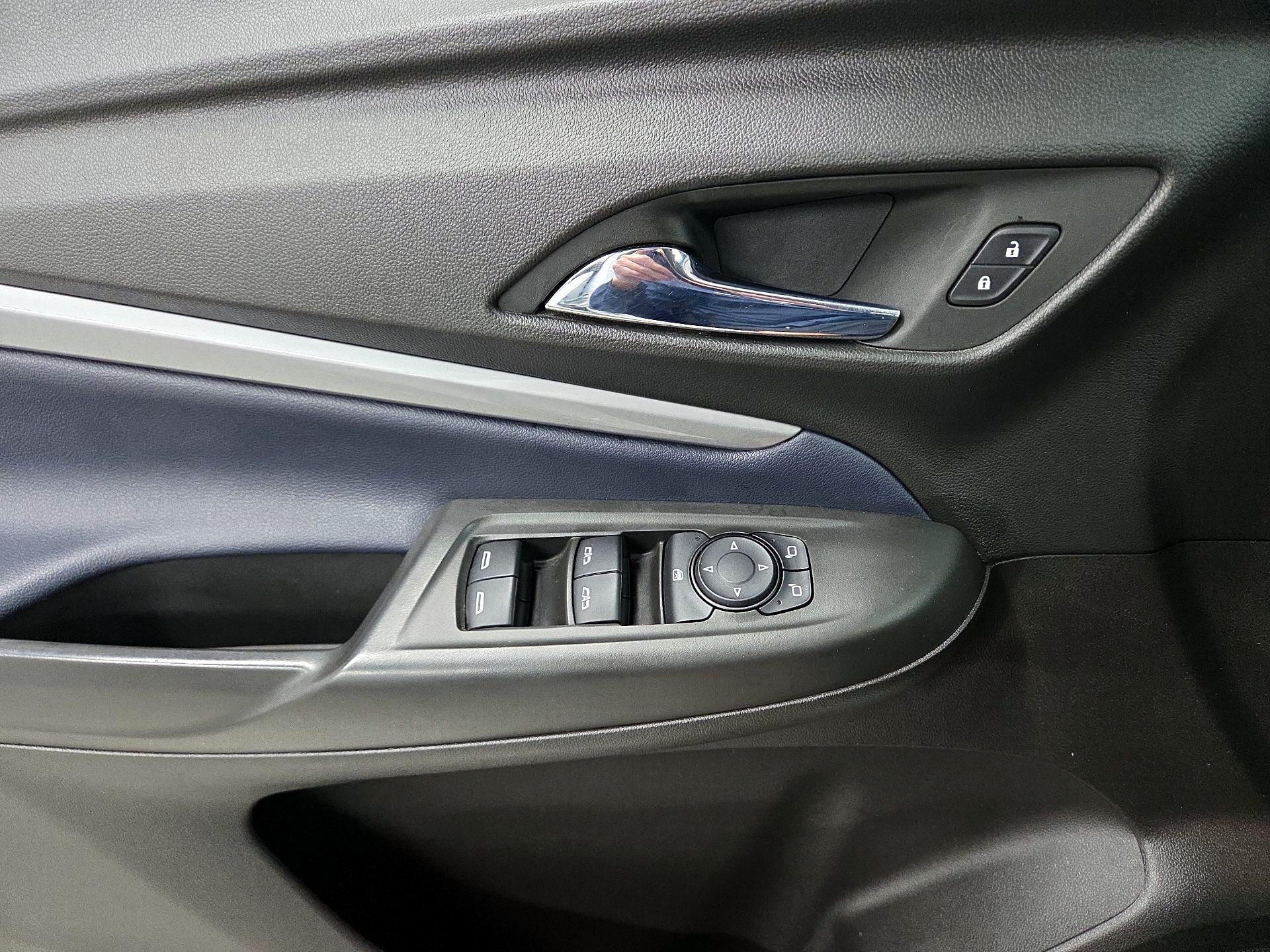 Thumbnail: 2023 Chevrolet Bolt EUV - 10