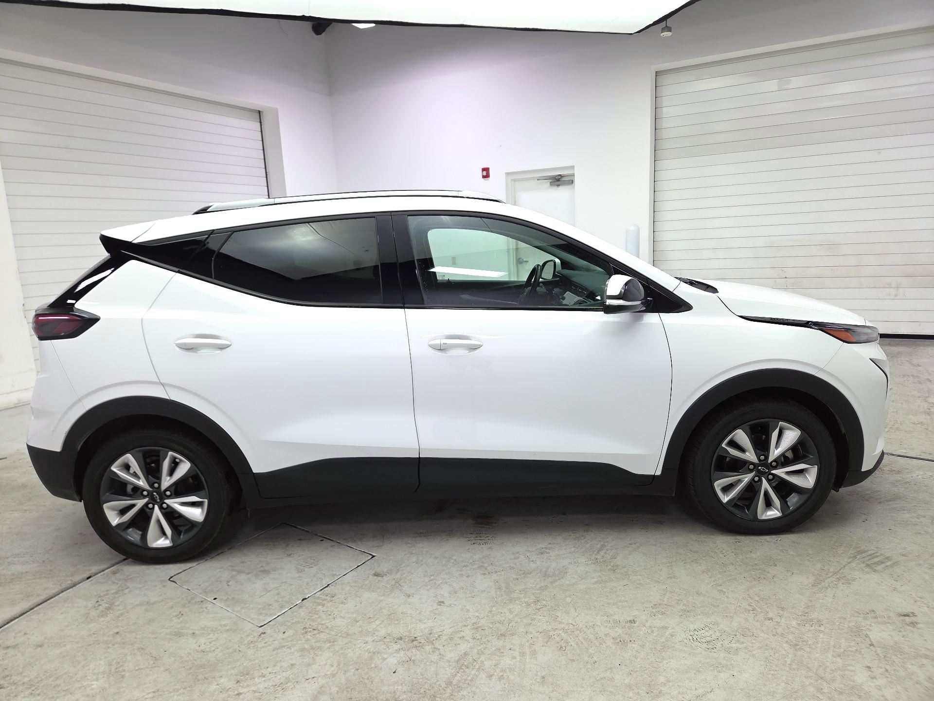 Thumbnail: 2023 Chevrolet Bolt EUV - 4