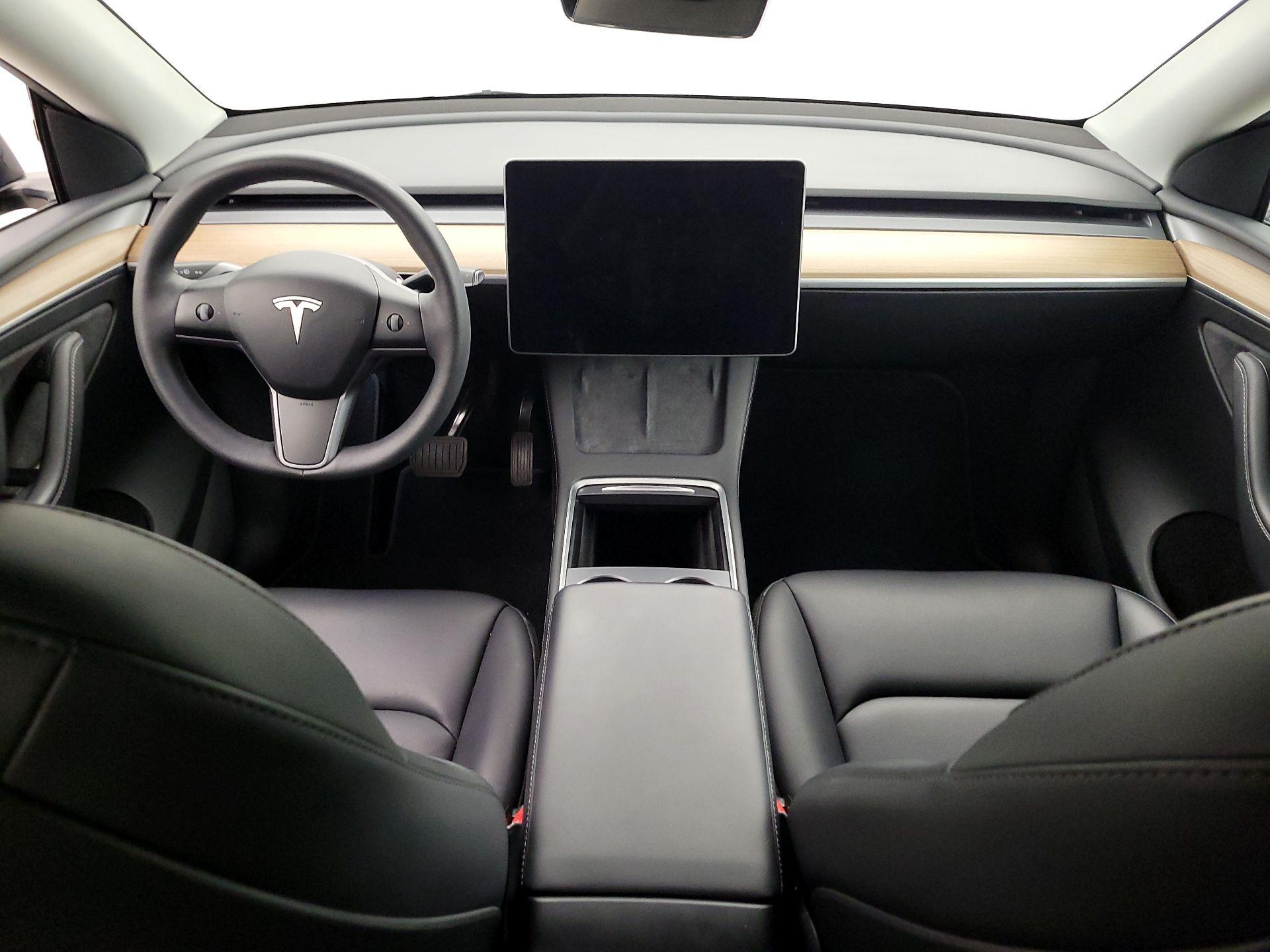 Thumbnail: 2023 Tesla Model Y - 9