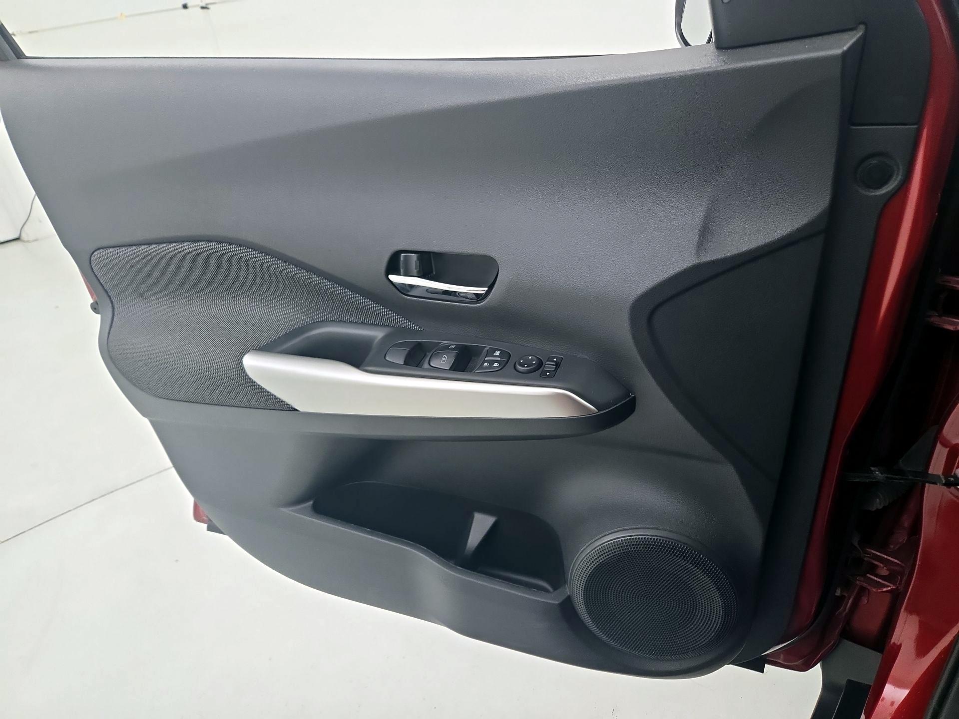 Thumbnail: 2018 Nissan Kicks - 12