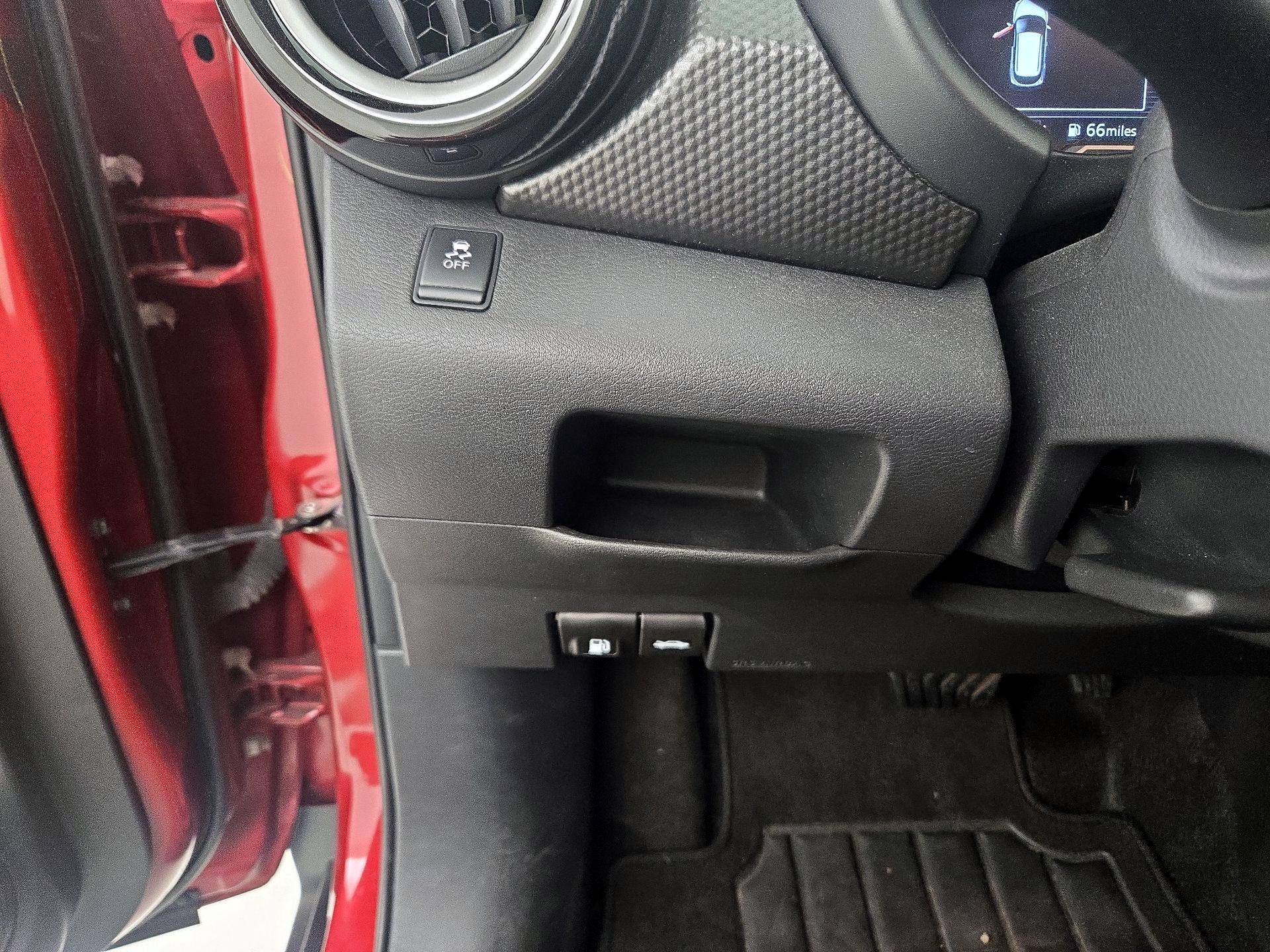 Thumbnail: 2018 Nissan Kicks - 13