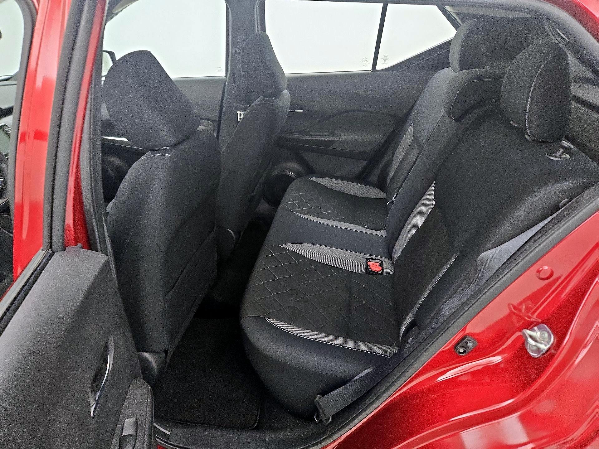 Thumbnail: 2018 Nissan Kicks - 19
