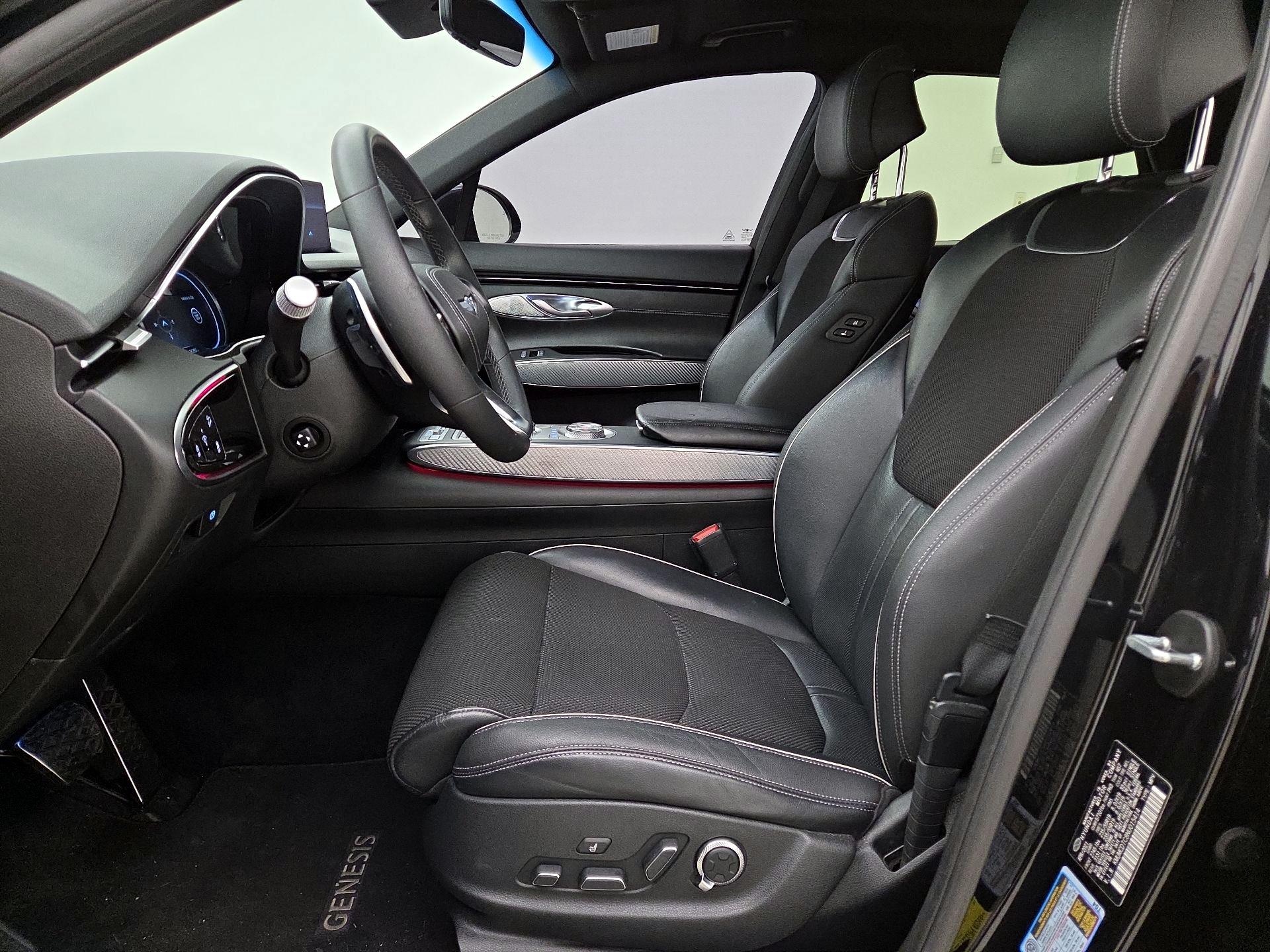 Thumbnail: 2022 Genesis GV70 - 11