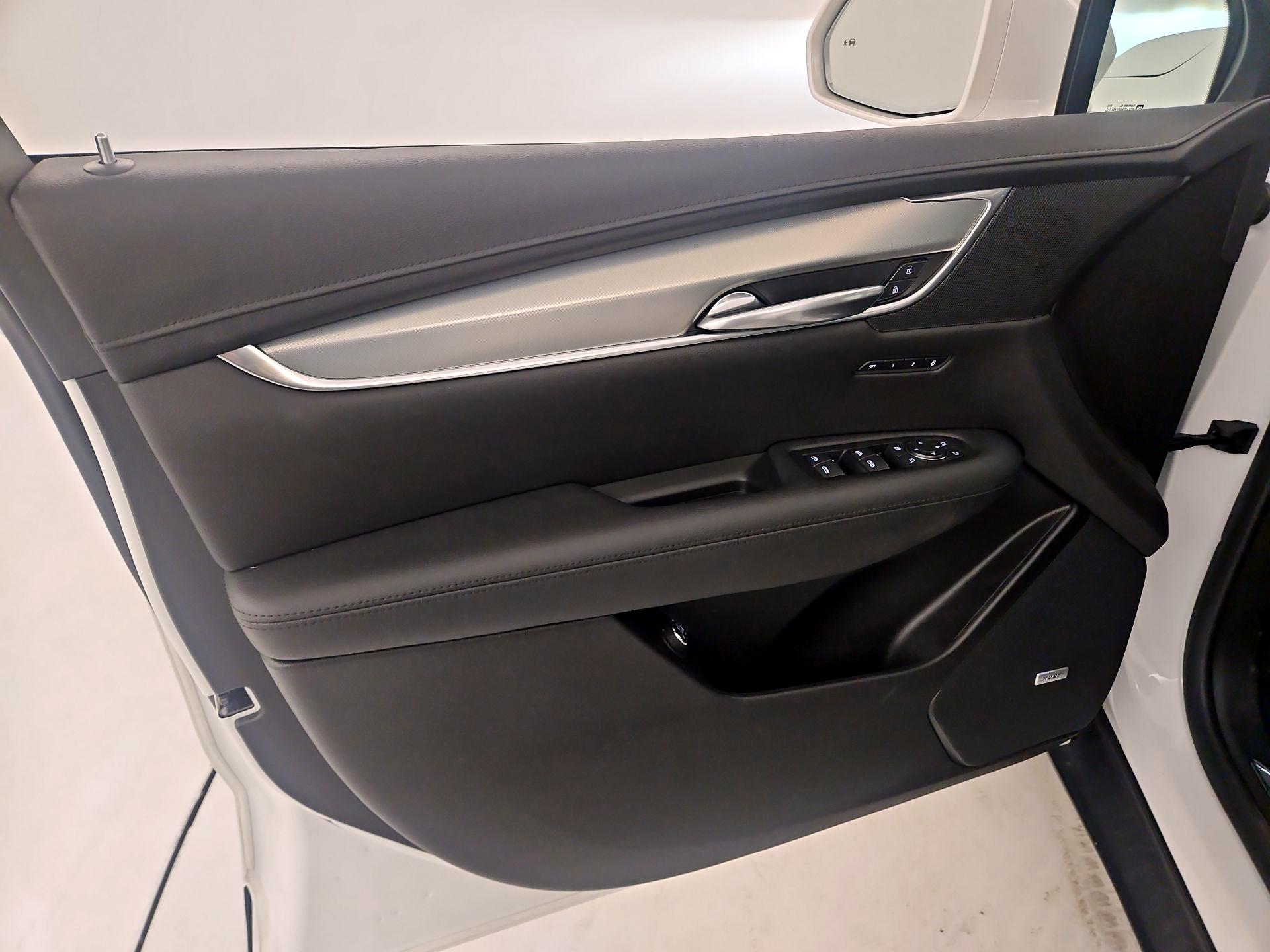 Thumbnail: 2019 Cadillac XT5 - 10