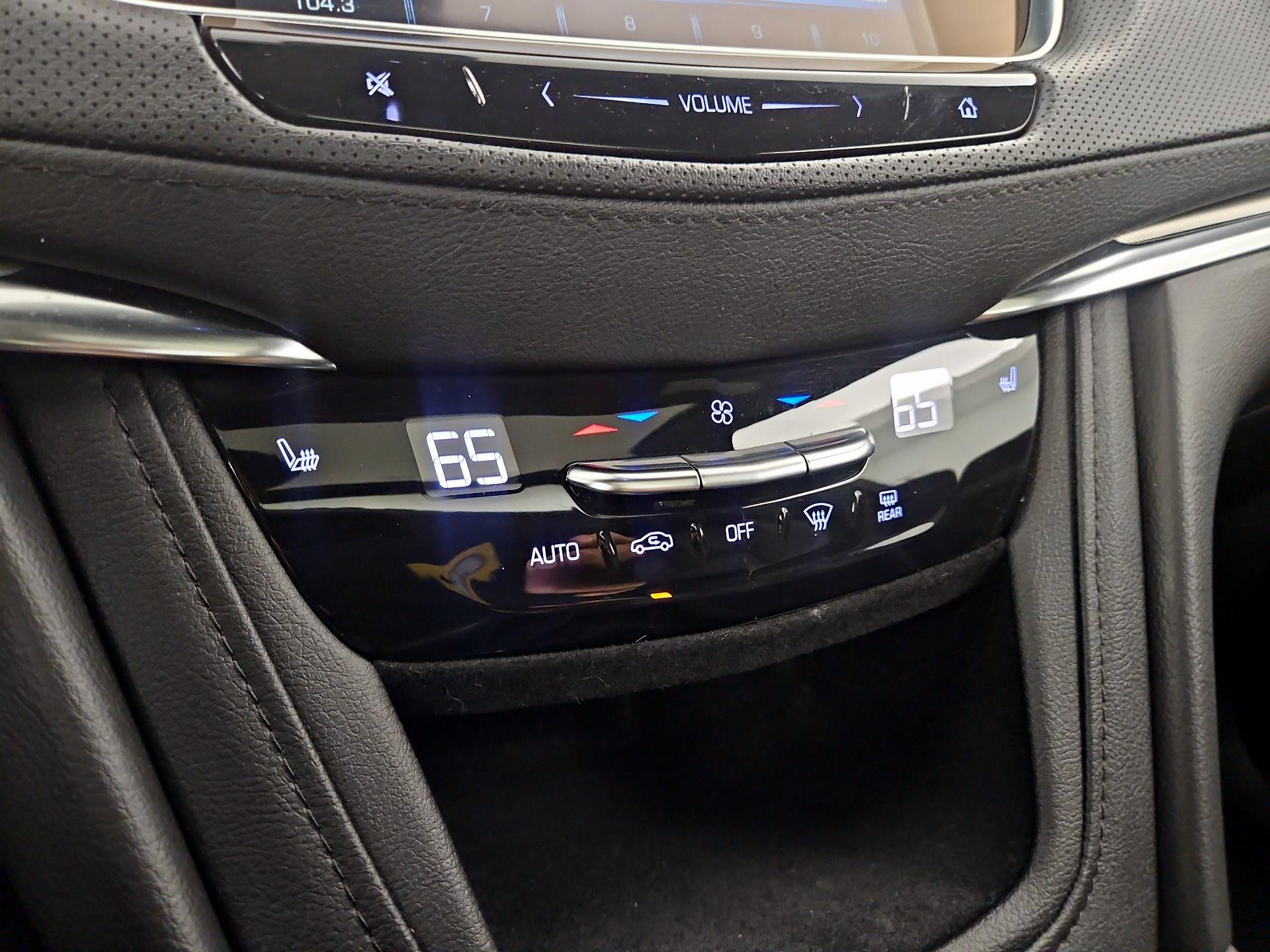 Thumbnail: 2019 Cadillac XT5 - 14