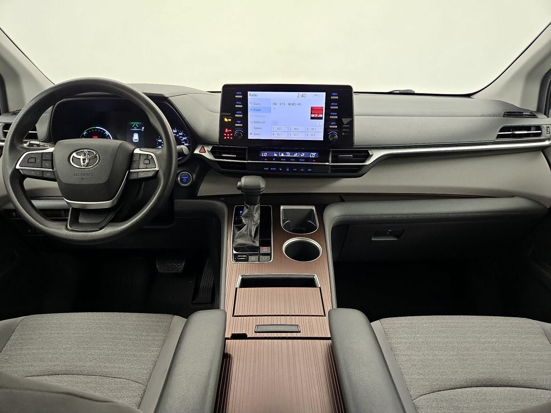 Thumbnail: 2021 Toyota Sienna - 9