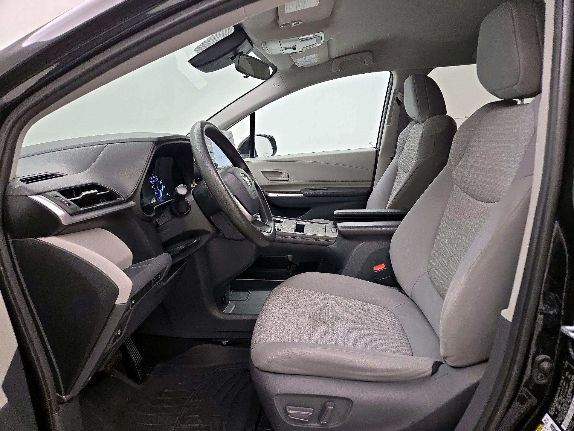 Thumbnail: 2021 Toyota Sienna - 11